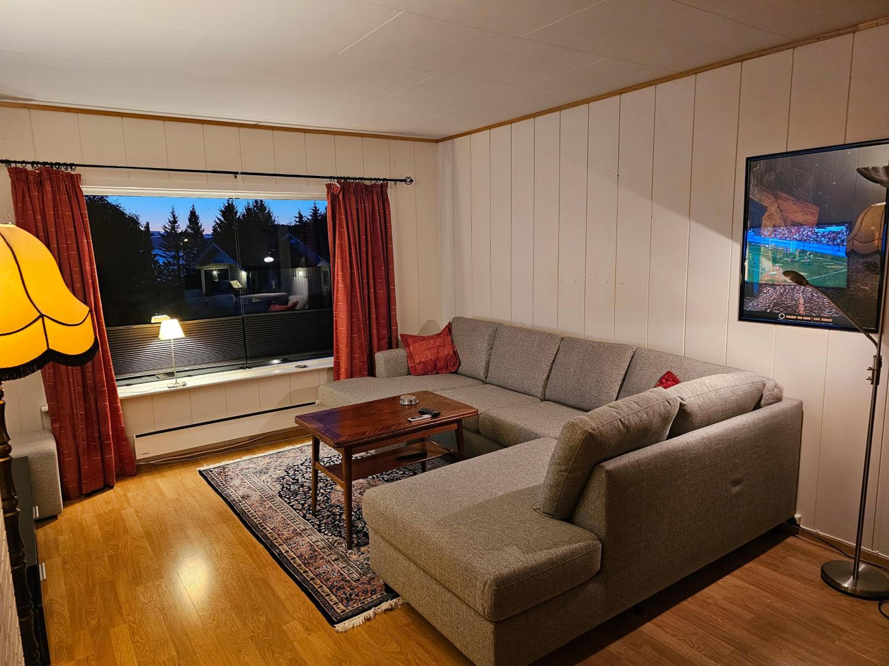Three-Bedroom House photo 2