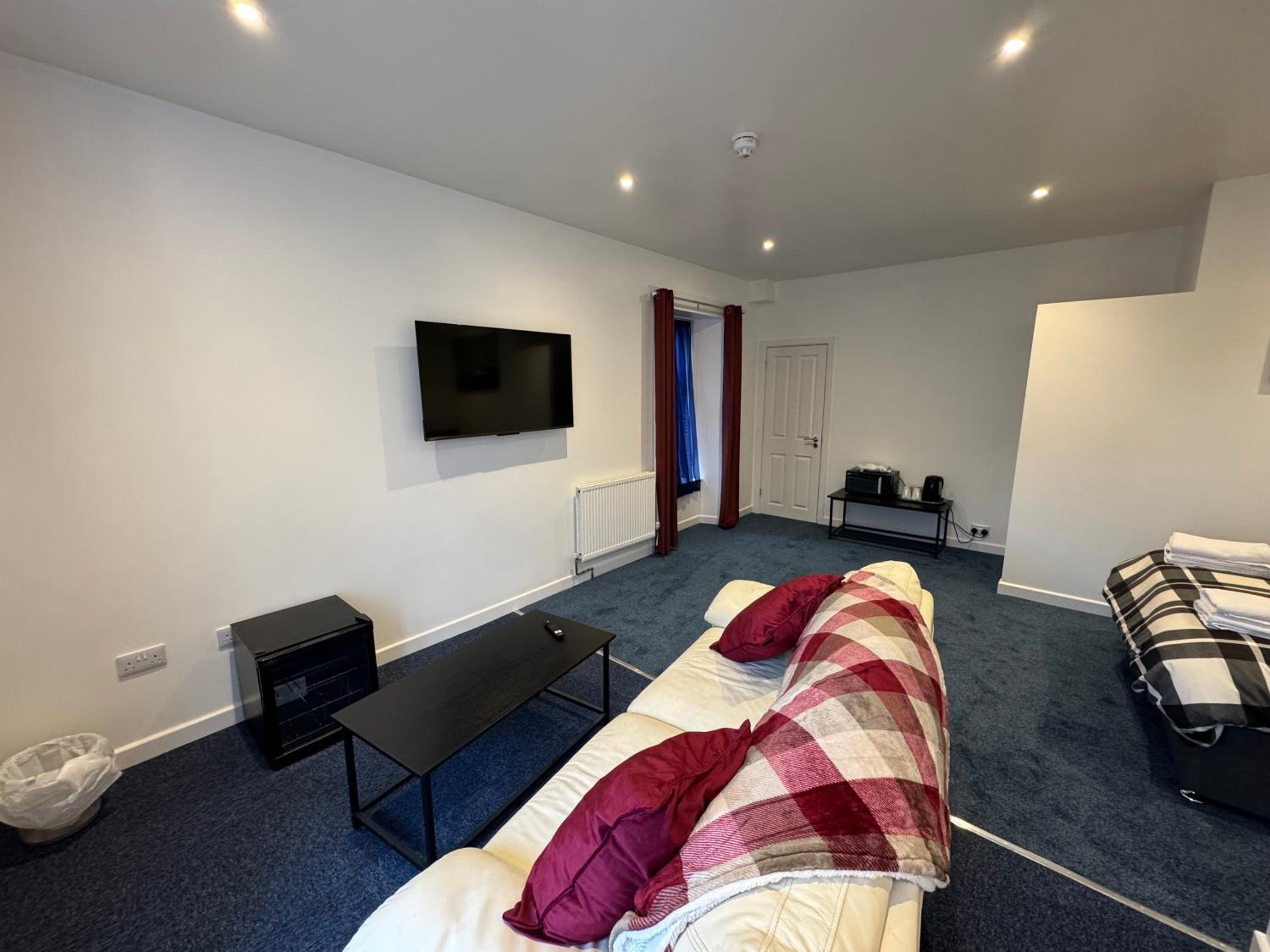 Deluxe Double Room with Shower - Photo 1