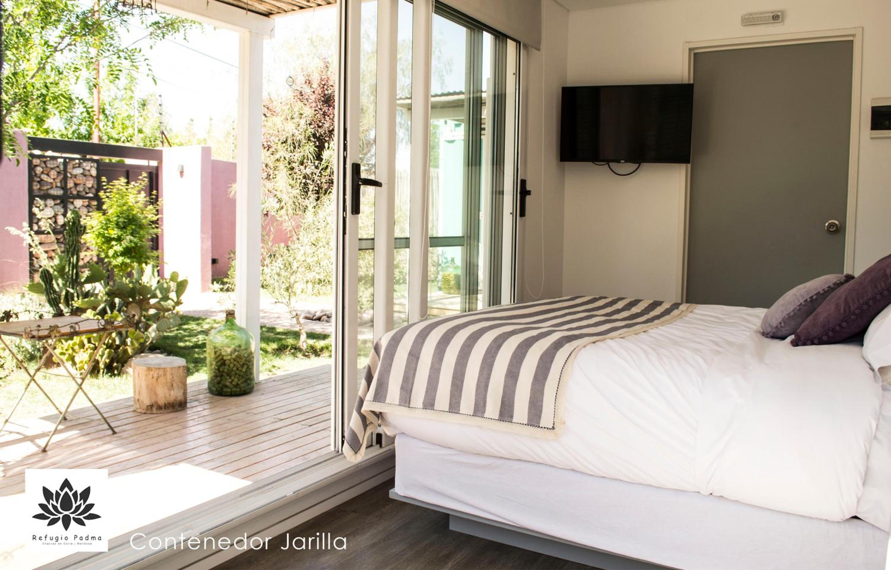 Double Room with Garden View Container photo 1