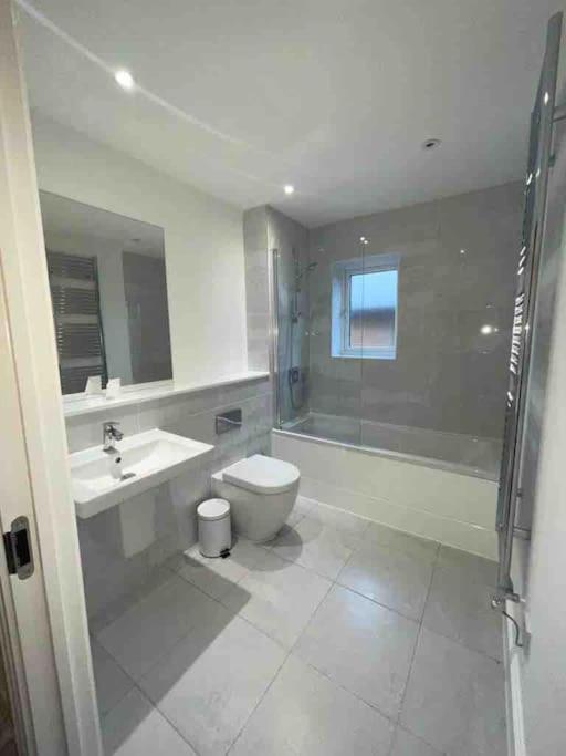 Three-Bedroom House photo 2