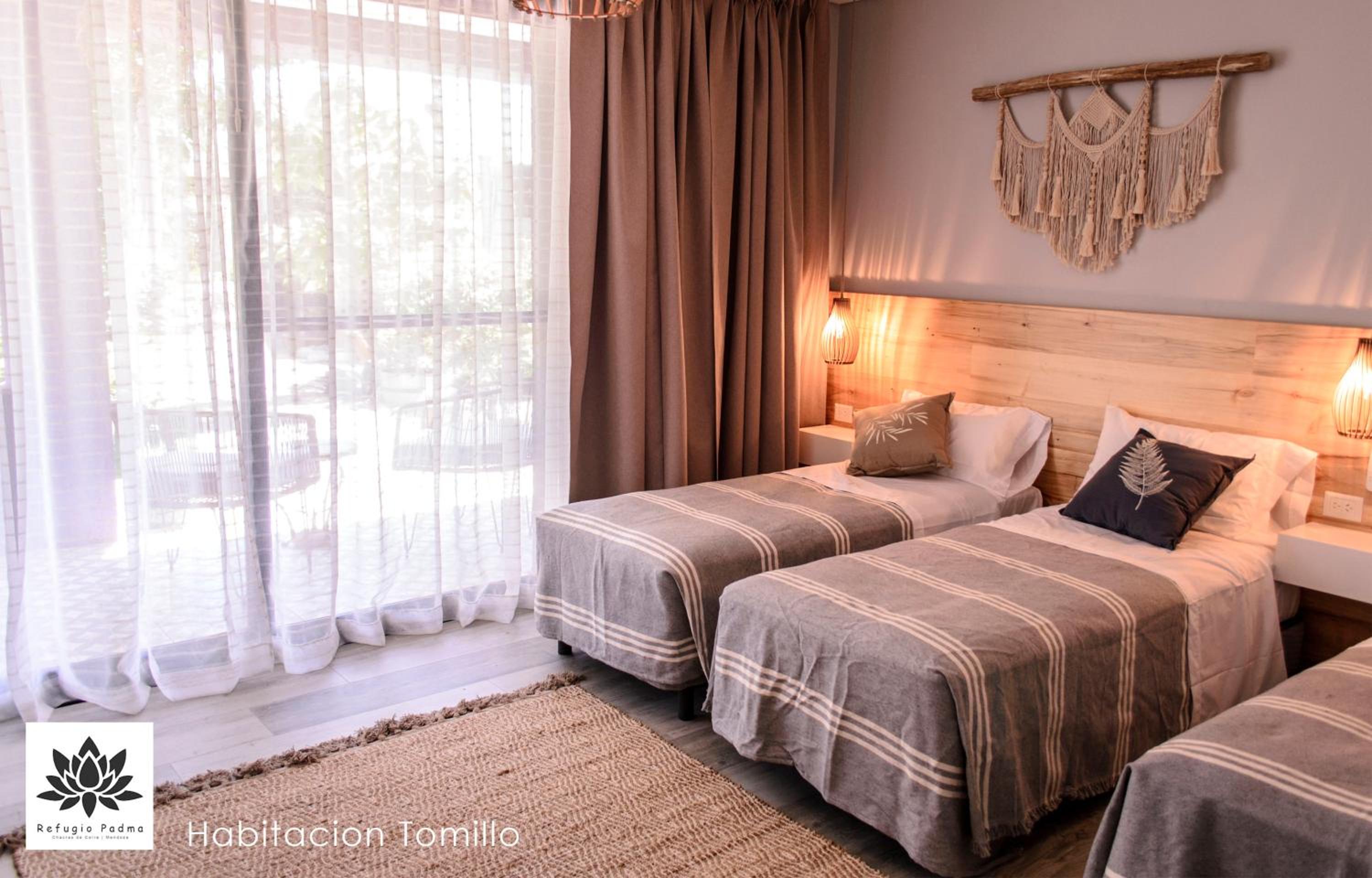 Deluxe Triple Room photo 2