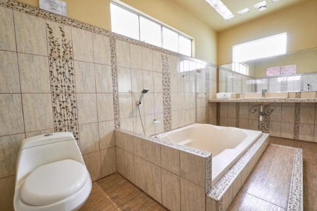 Deluxe King Suite photo 2