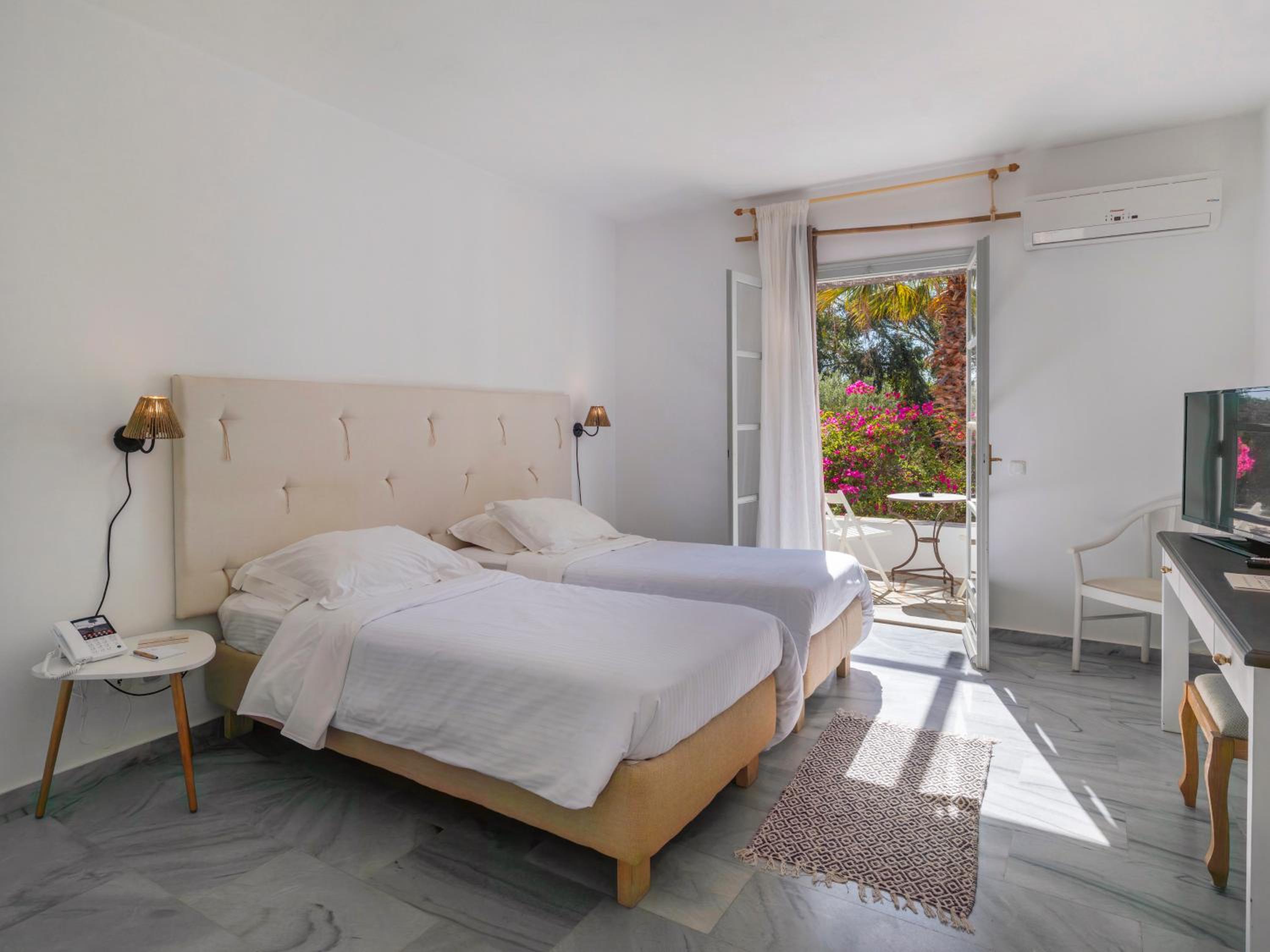 Connecting Room