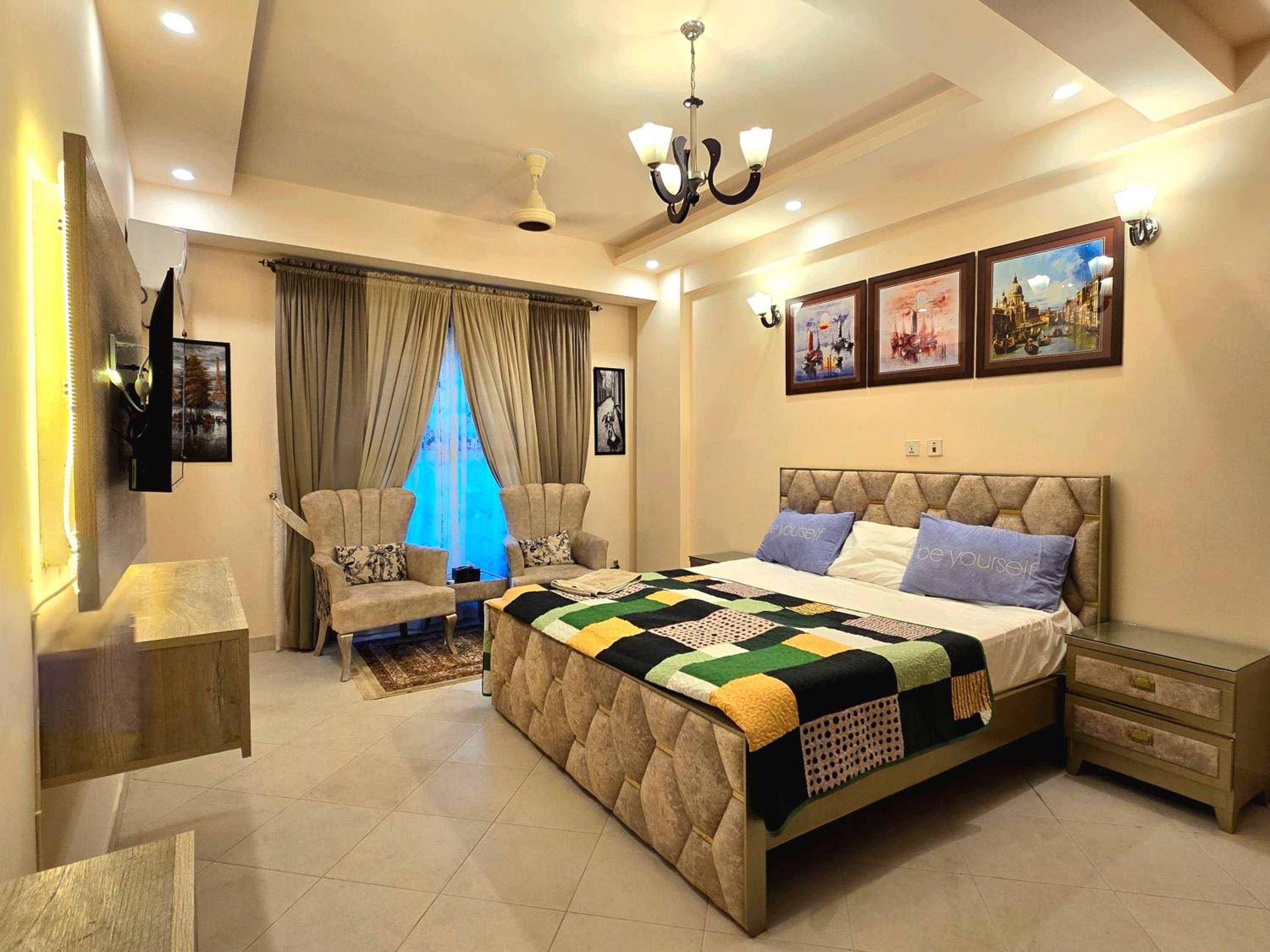 Studio Apartment with Balcony photo 1