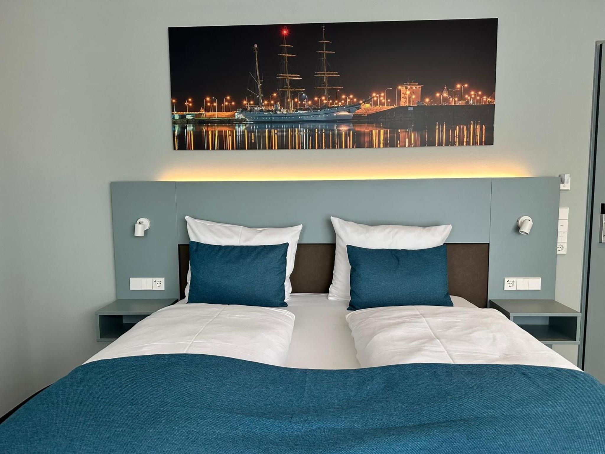 Deluxe Double Room (2 Adults + 1 Child)