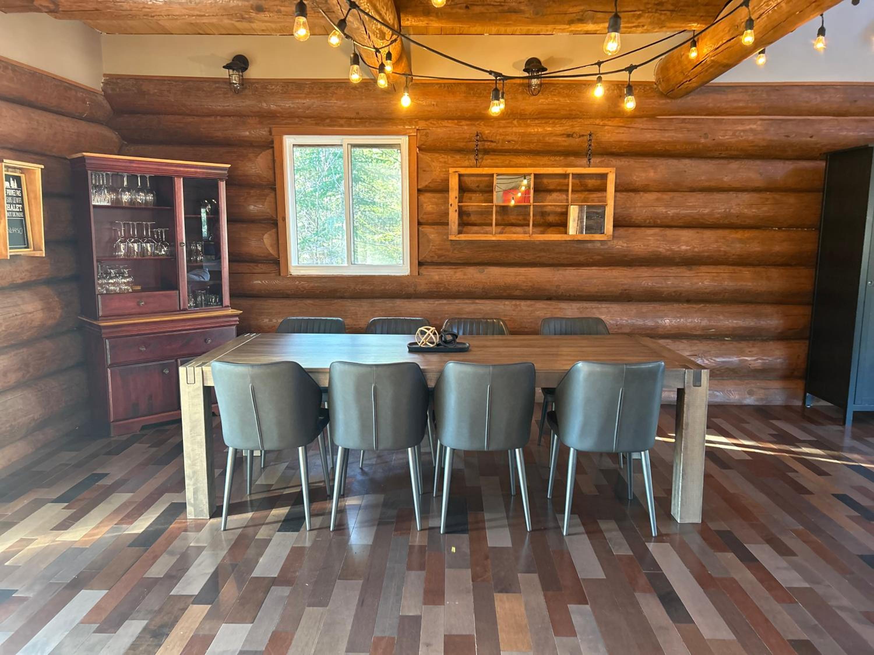 Three-Bedroom Chalet photo 2