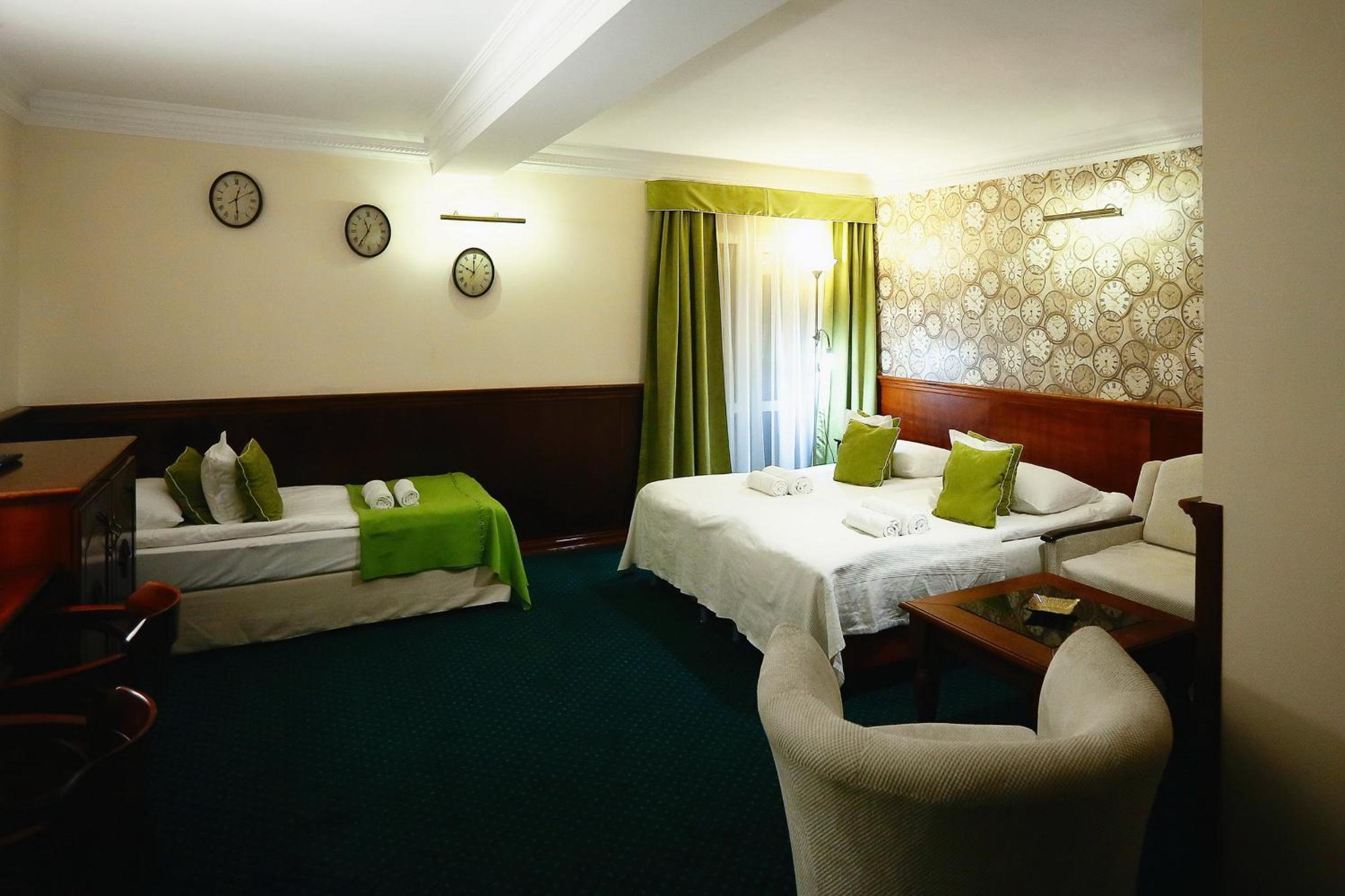 Triple Room - Photo 11