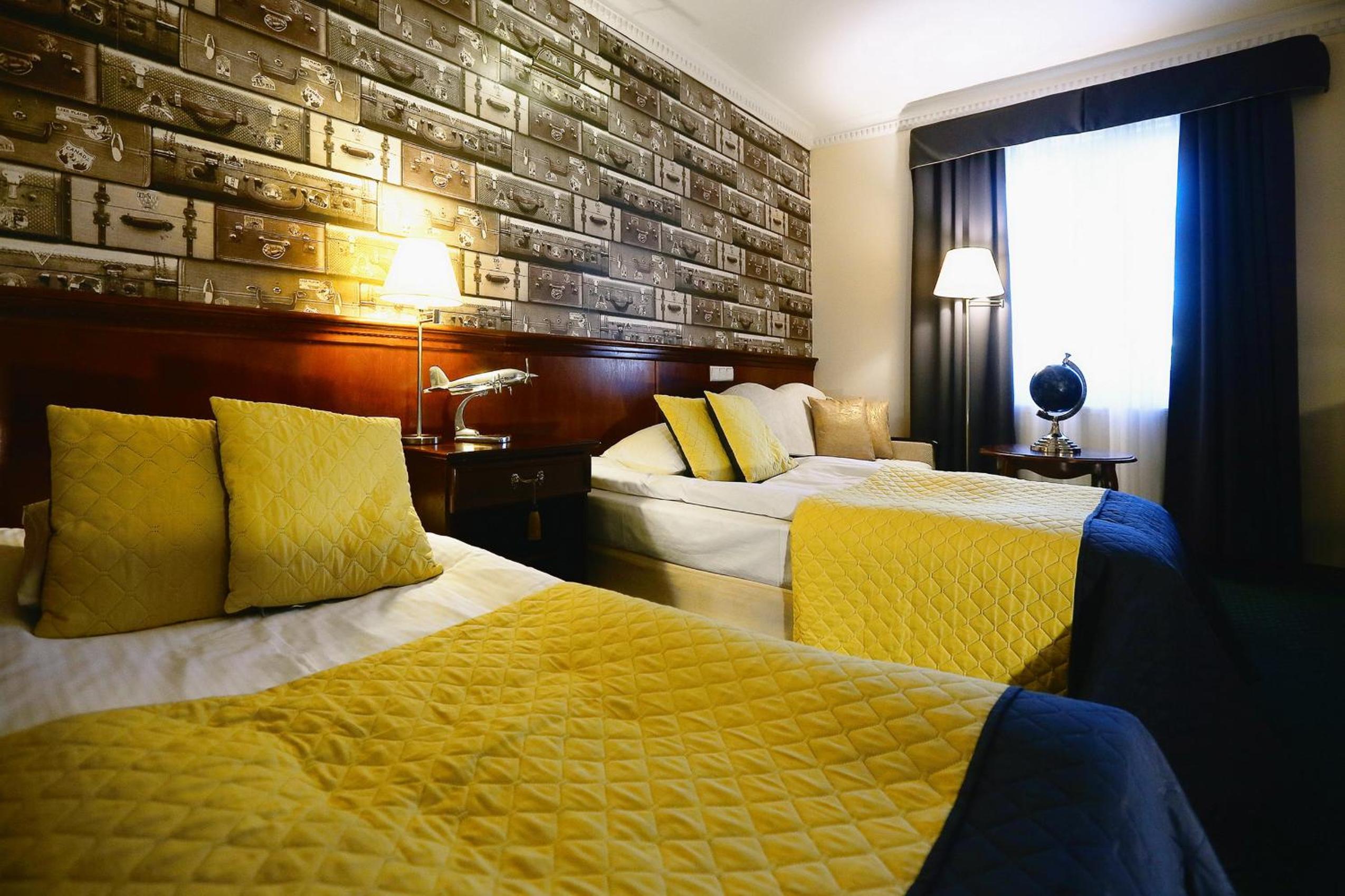 Double or Twin Room - Photo 8