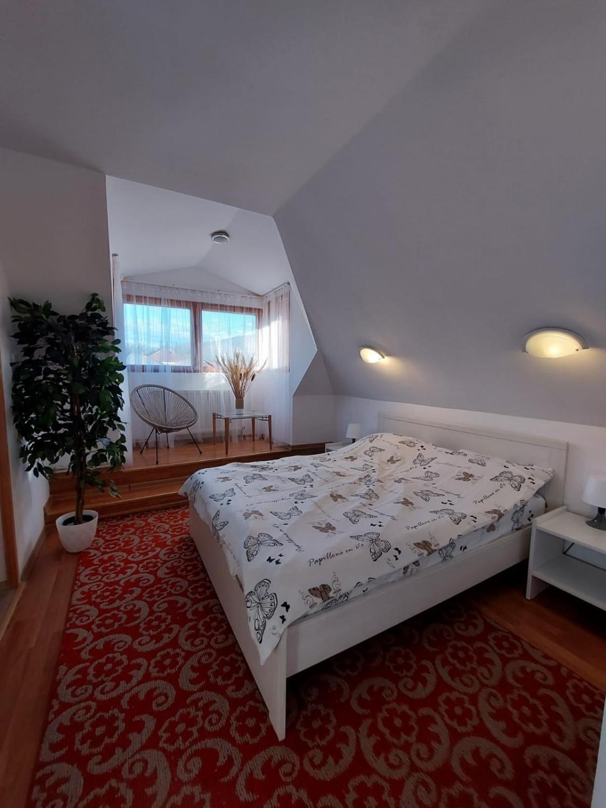 Villa photo 1