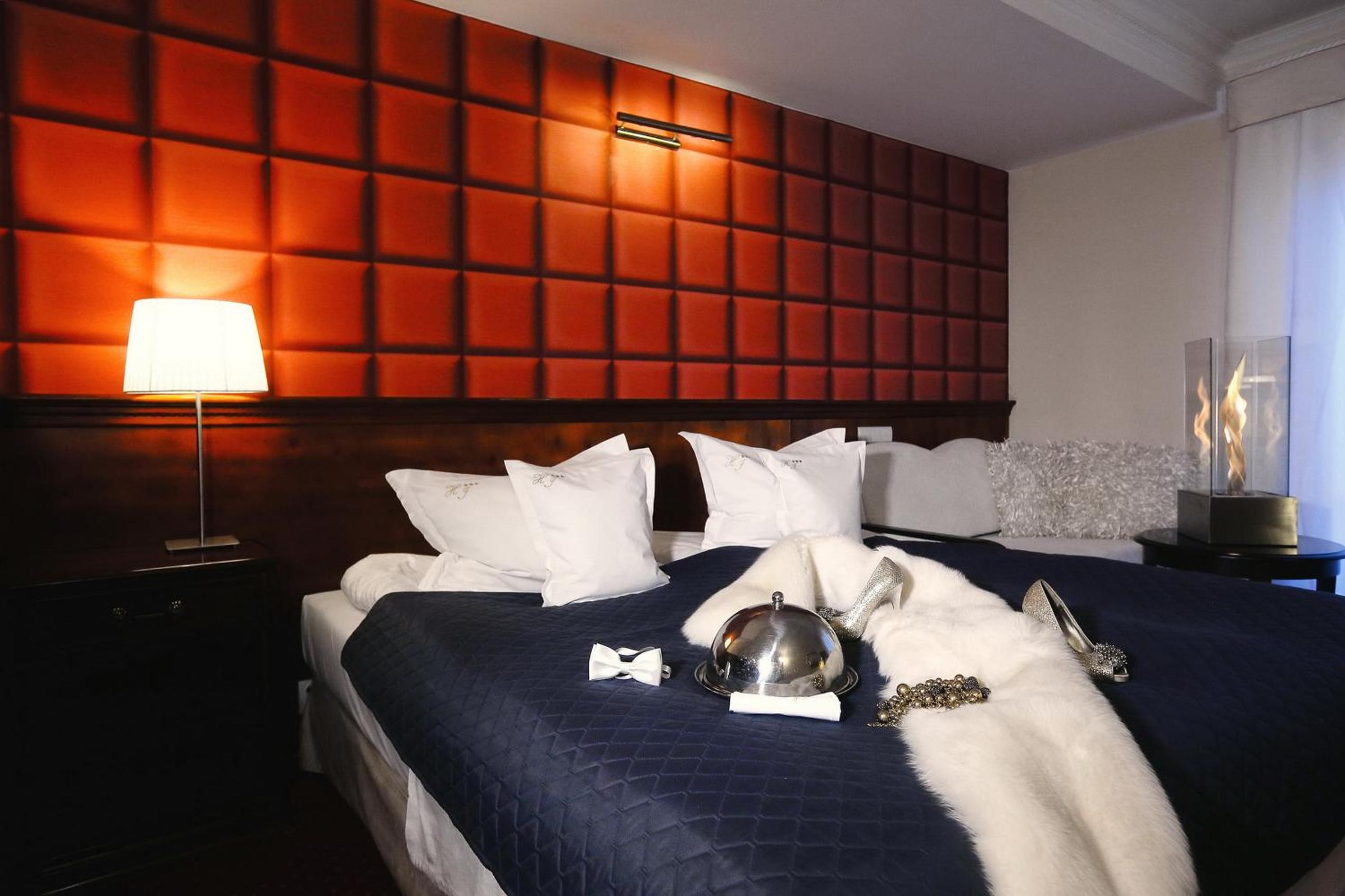 Deluxe Double Room - Photo 9