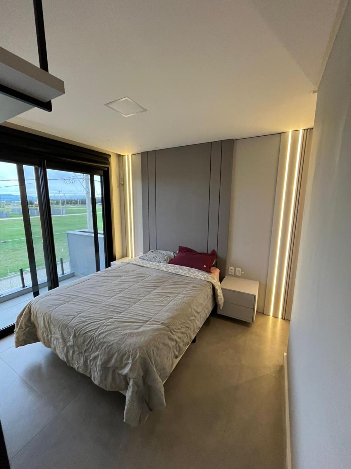 Four-Bedroom House photo 1