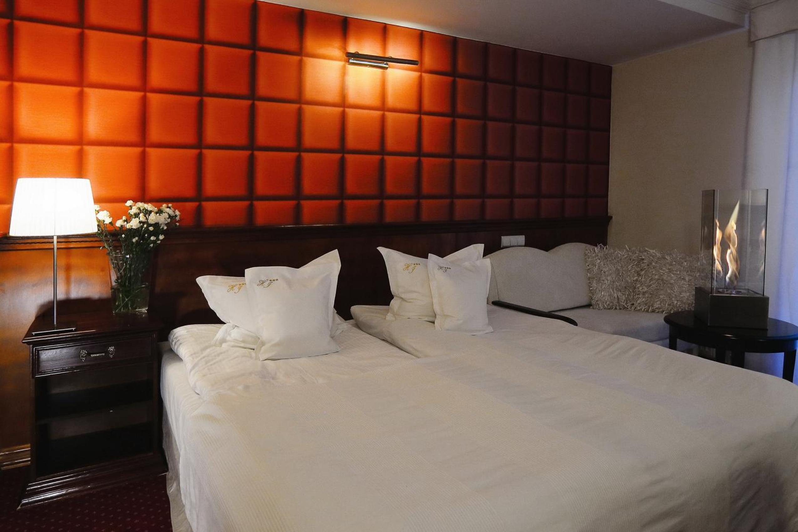 Deluxe Double Room - Photo 8