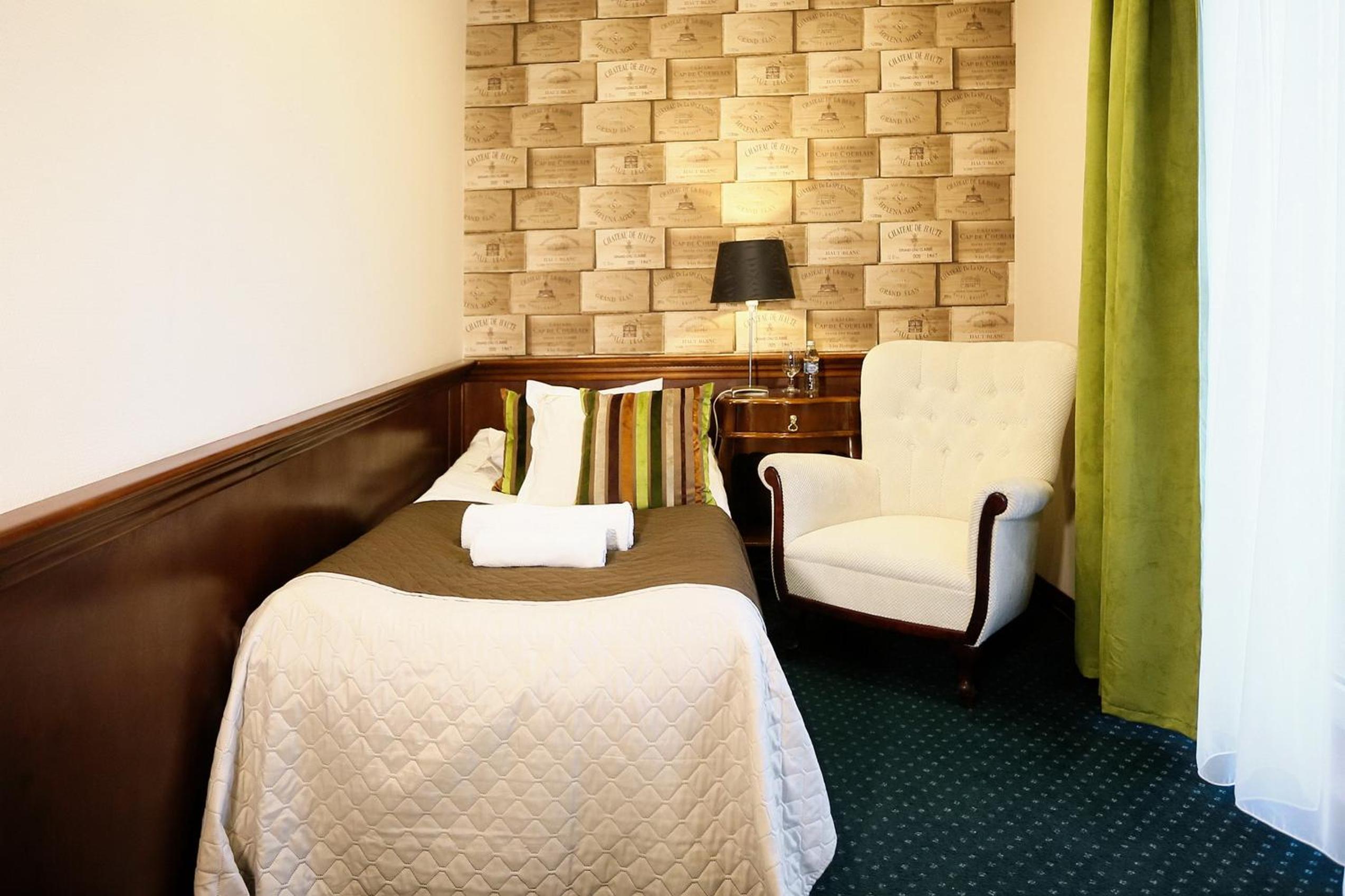 Double or Twin Room - Photo 16
