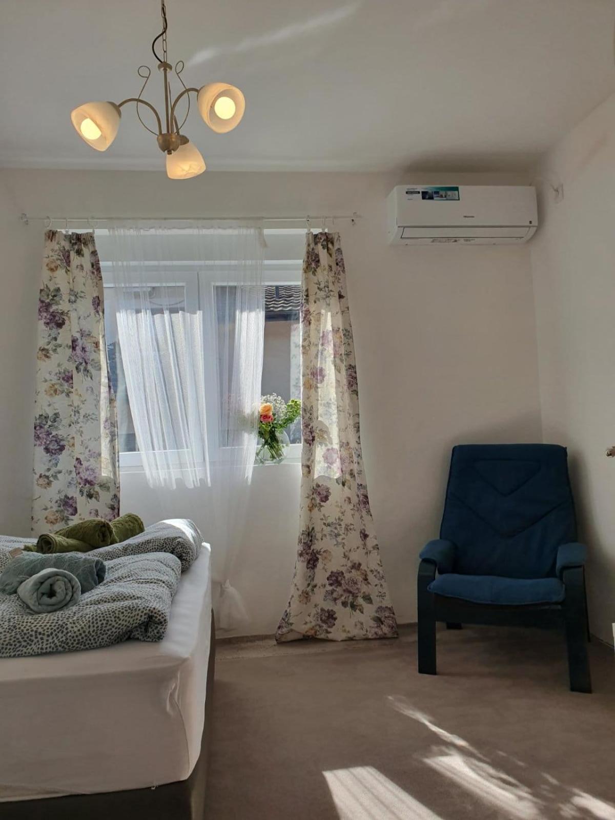 Apartment with Park View photo 3