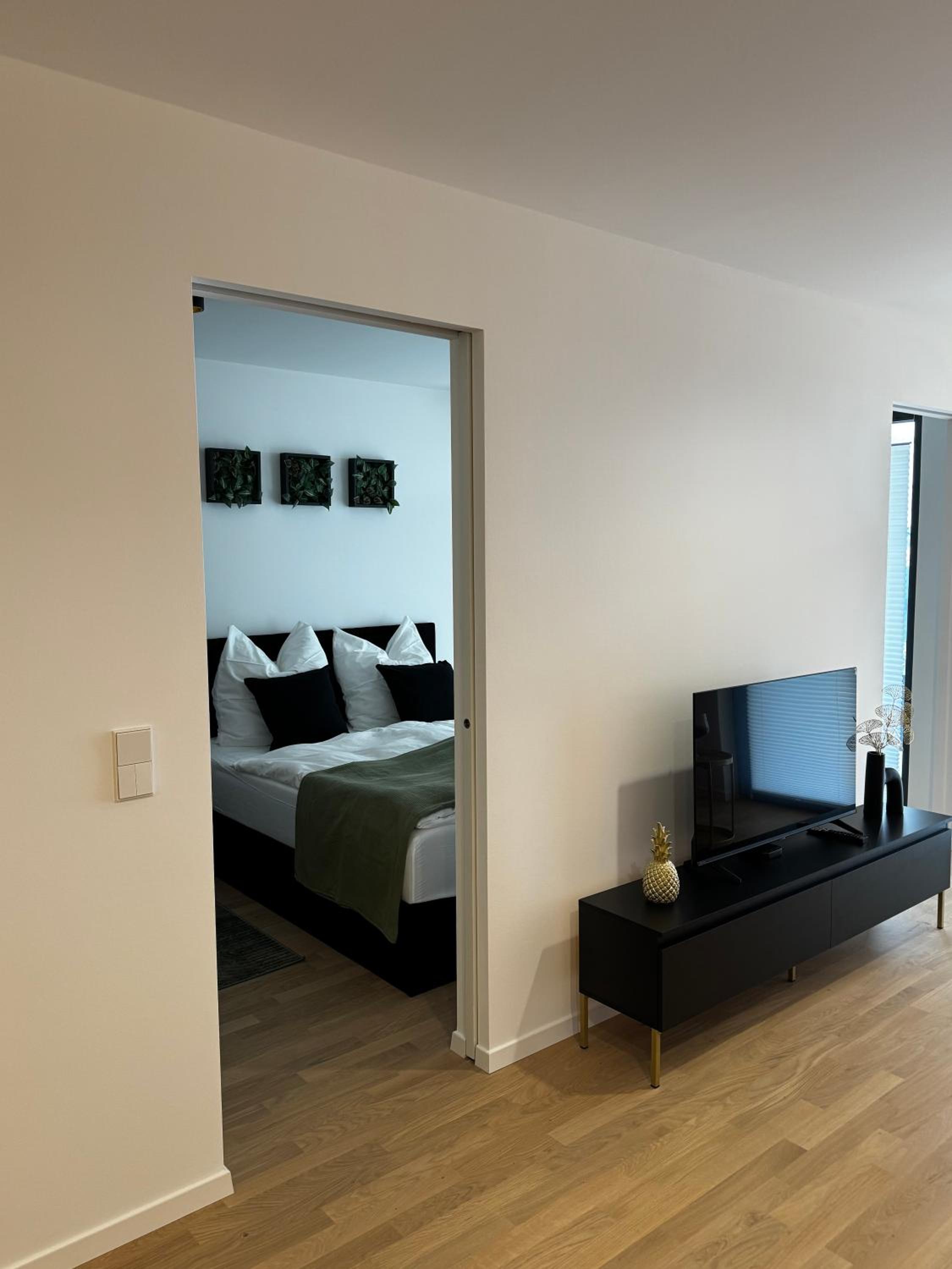 One-Bedroom Apartment photo 1