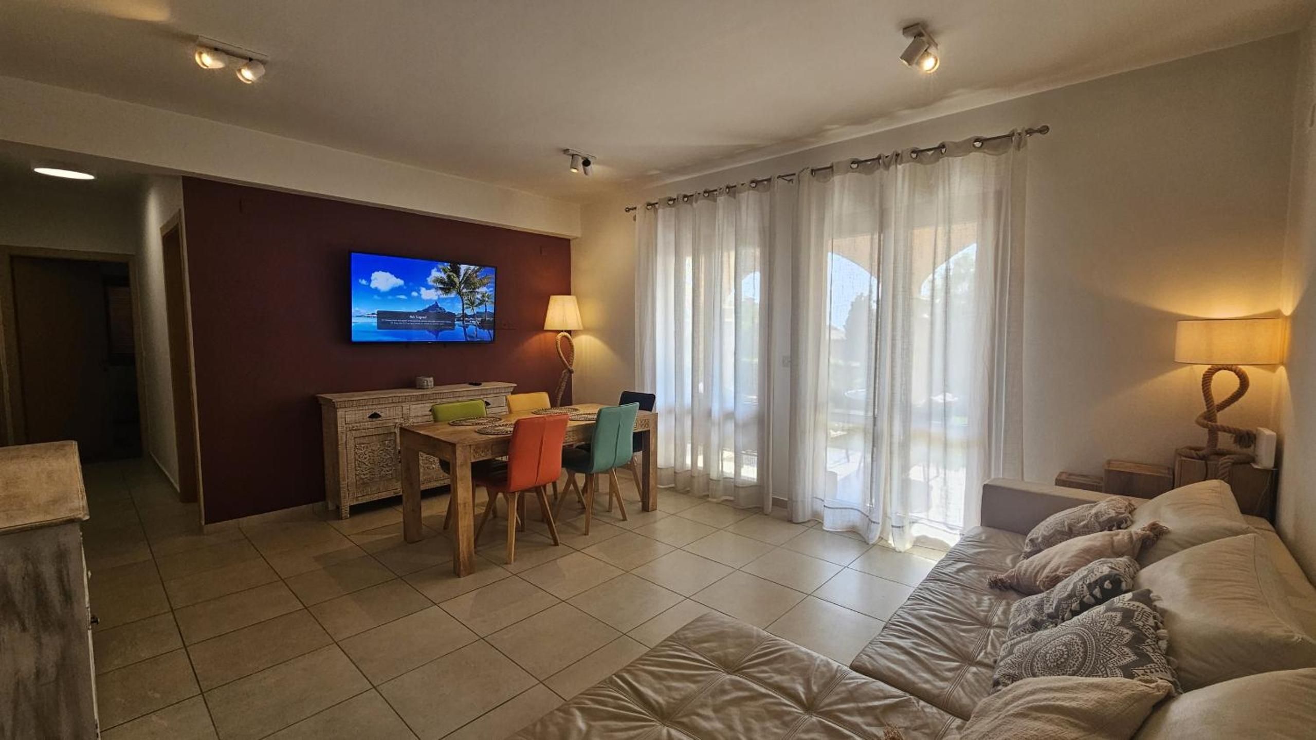 Apartment photo 2