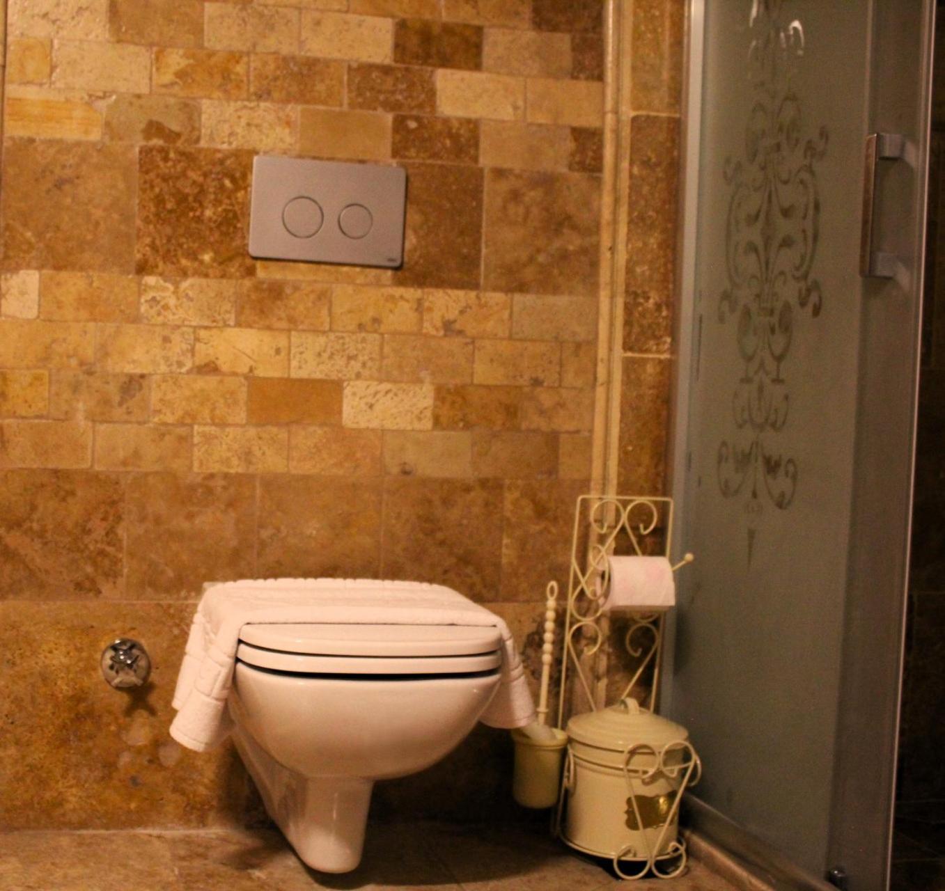 Standard Double Room - Photo 7