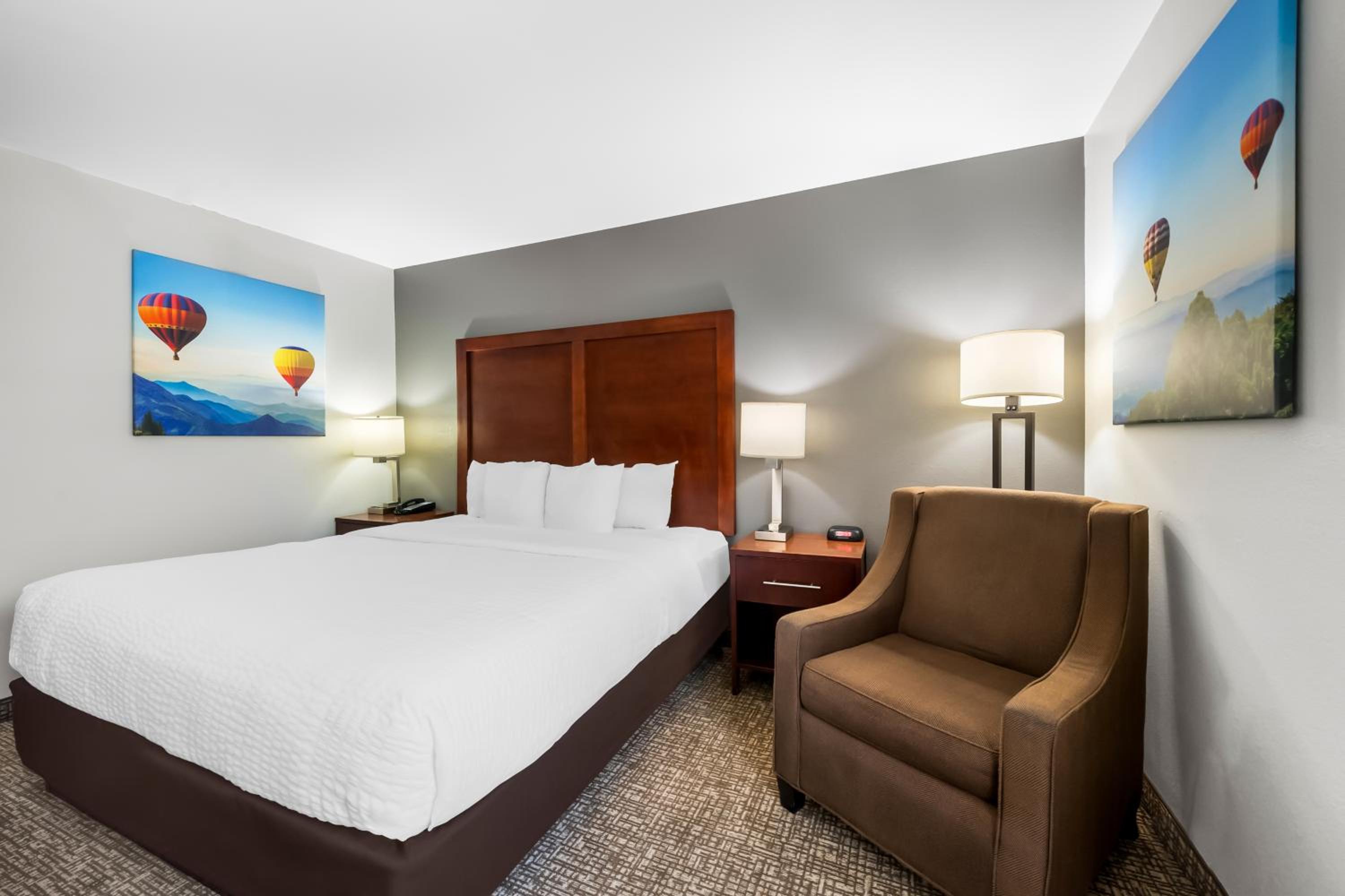 King Room - Accessible/Non-Smoking - Photo 4