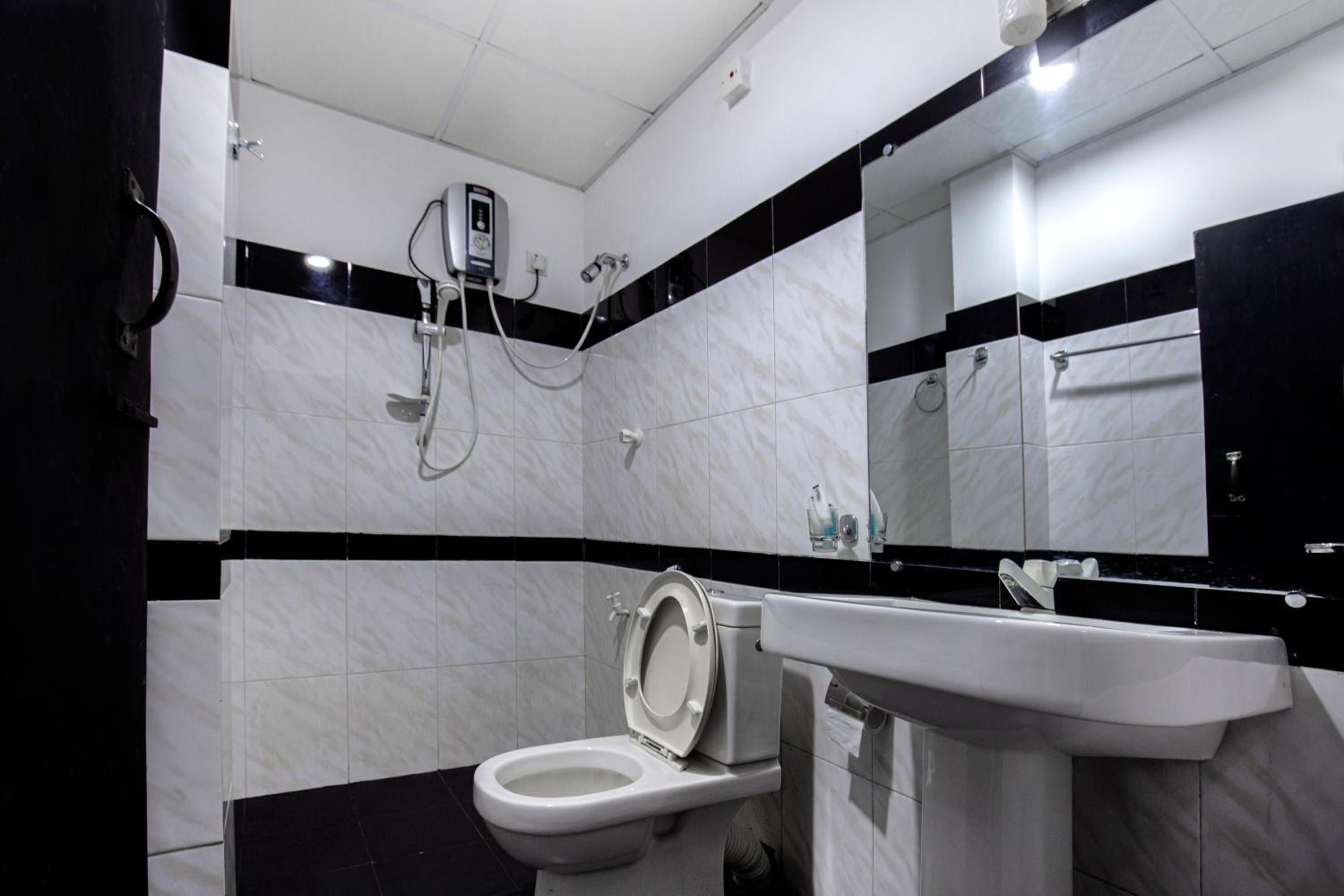 Budget Double Room photo 3