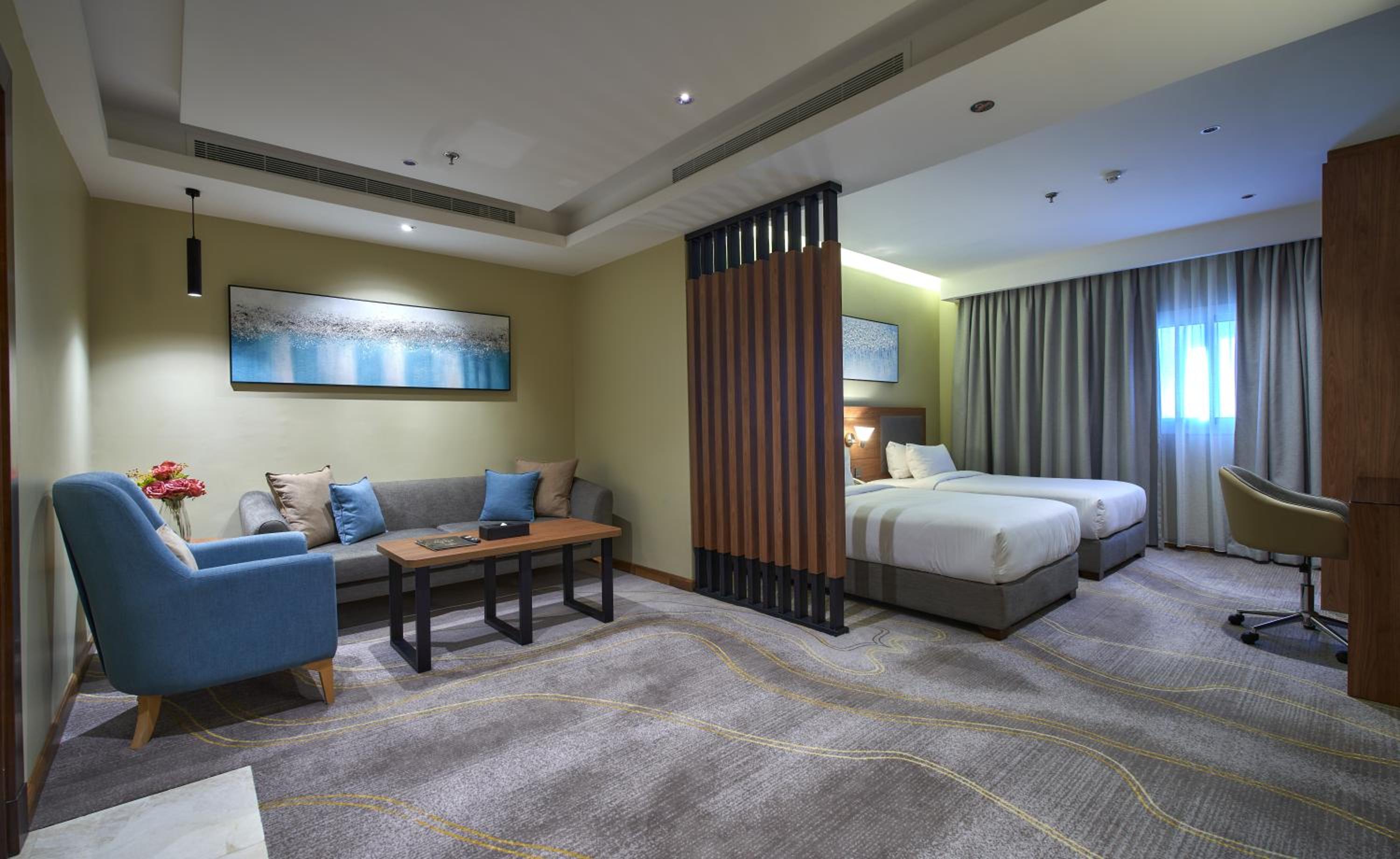 Deluxe Suite photo 2