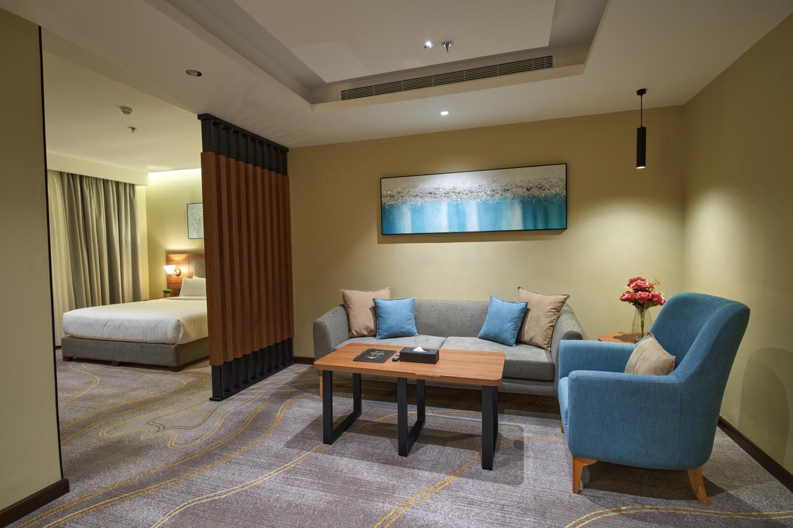 Deluxe King Suite