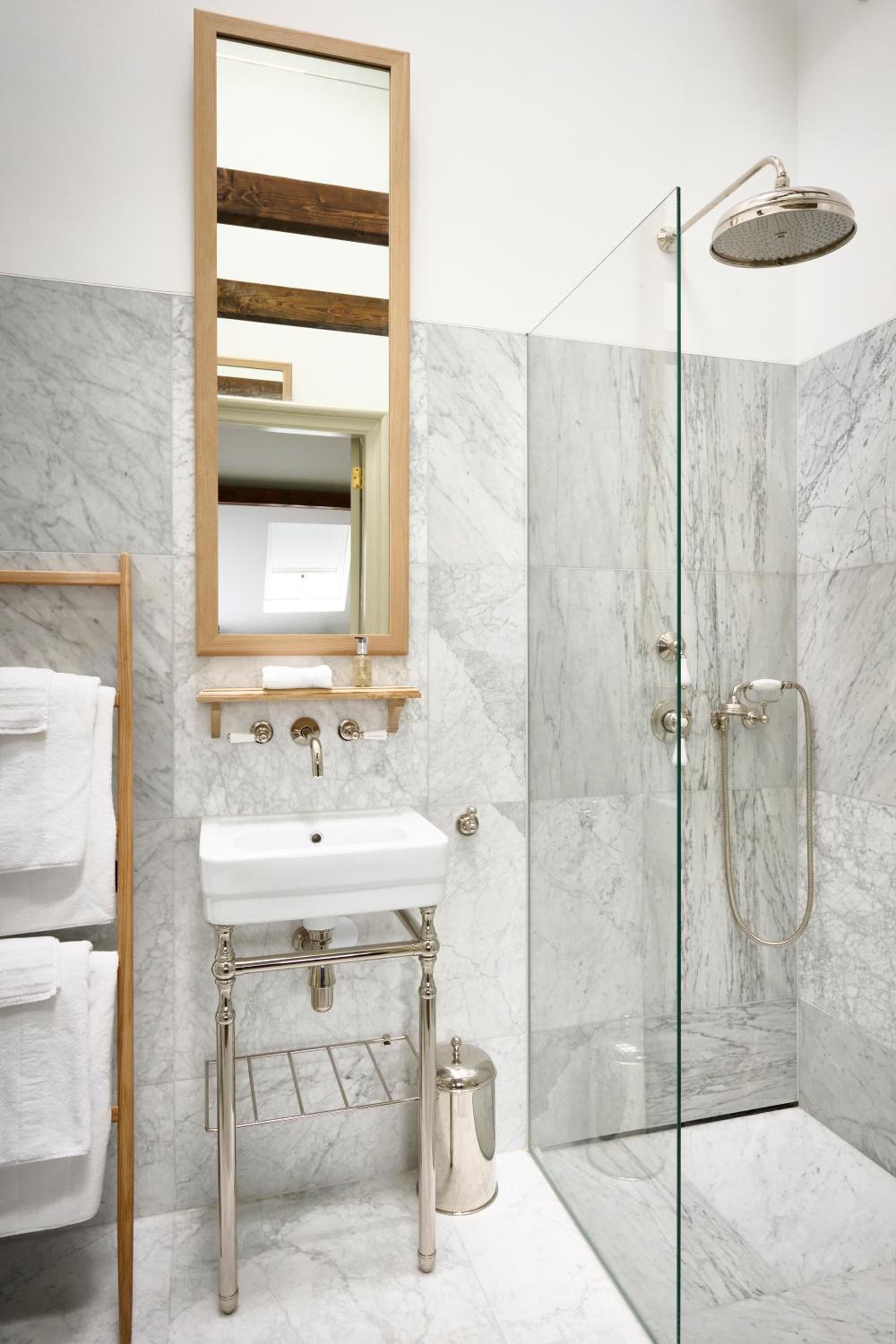Deluxe Suite photo 2