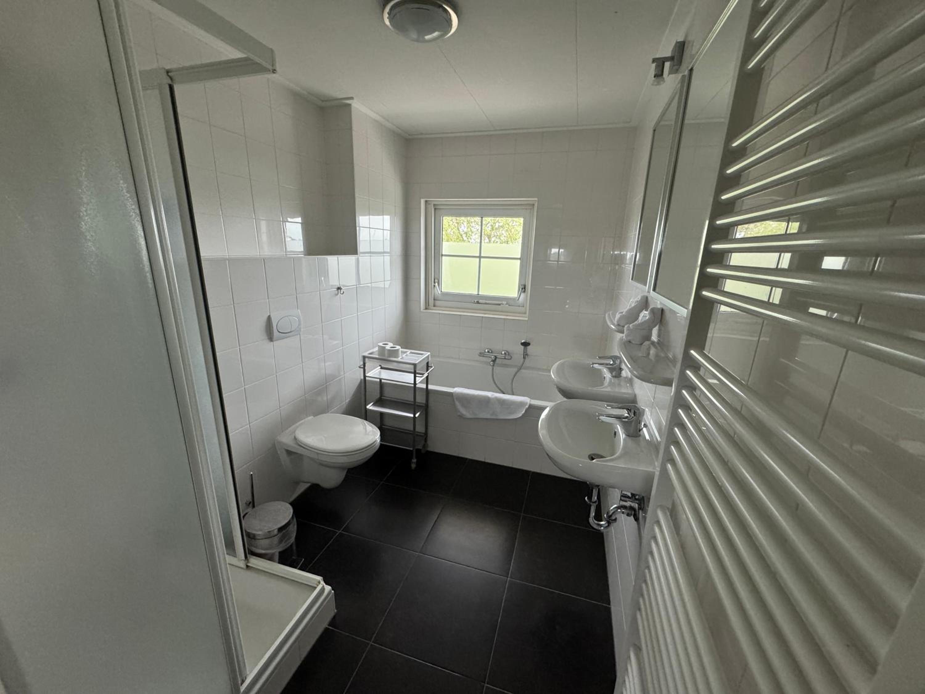 Three-Bedroom Vacation Home  photo 3