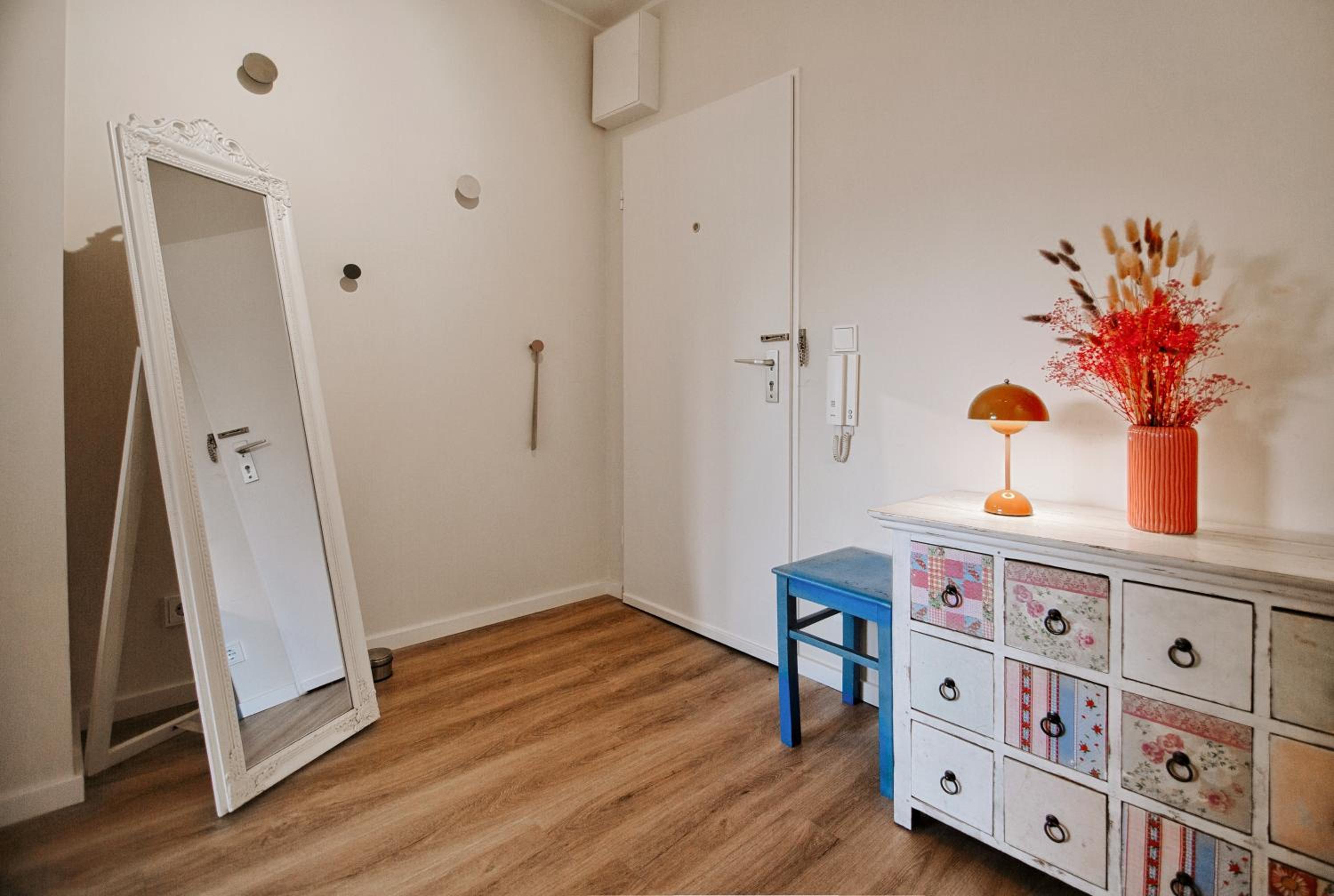 Apartment with Balcony - Photo 24