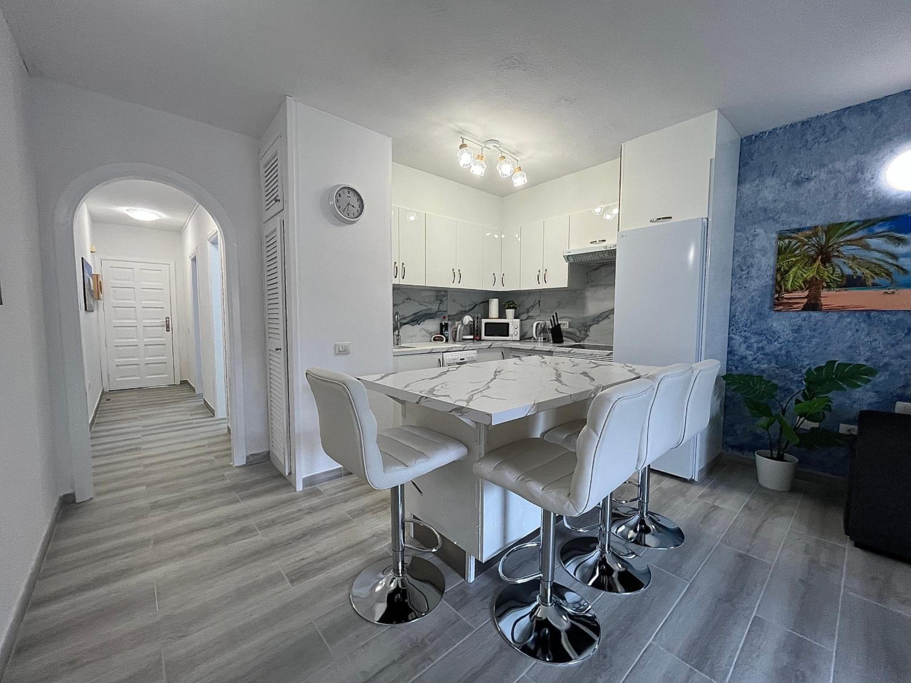 Apartment with Terrace photo 3