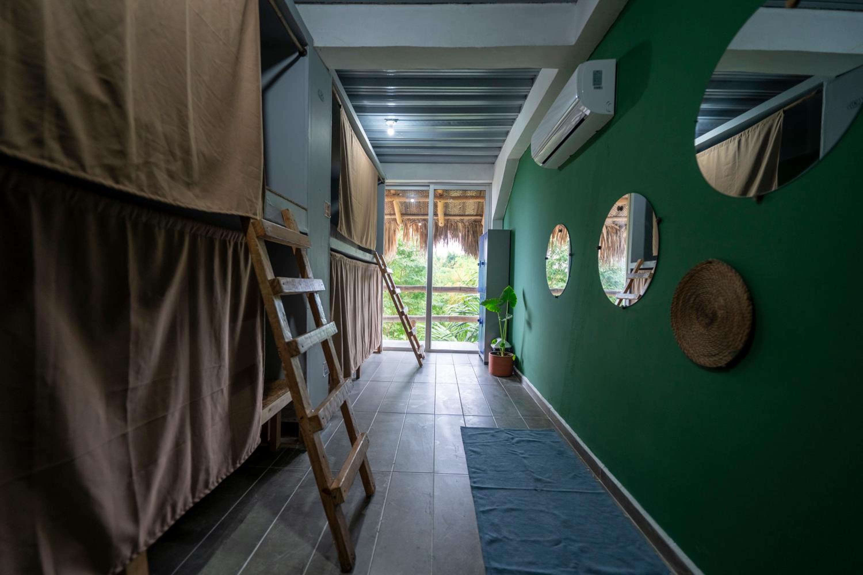Single Bed in 4-Bed Dormitory Room photo 3