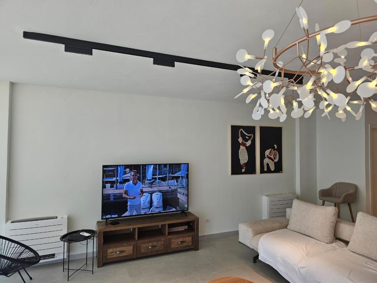 Three-Bedroom Villa photo 2