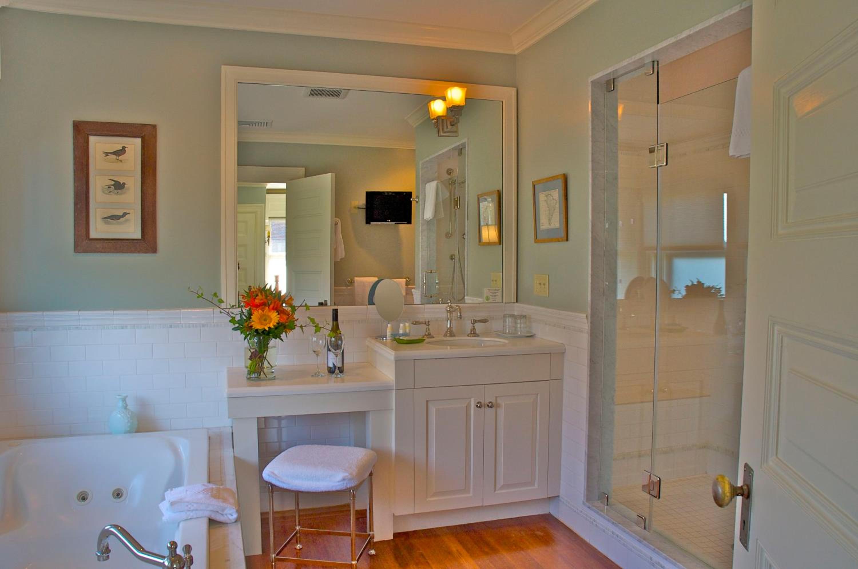 Double Room with Private Bathroom - Touro Room photo 2