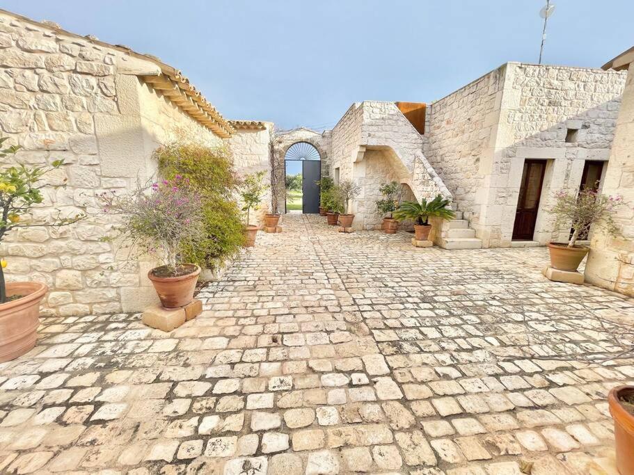 Villa photo 2