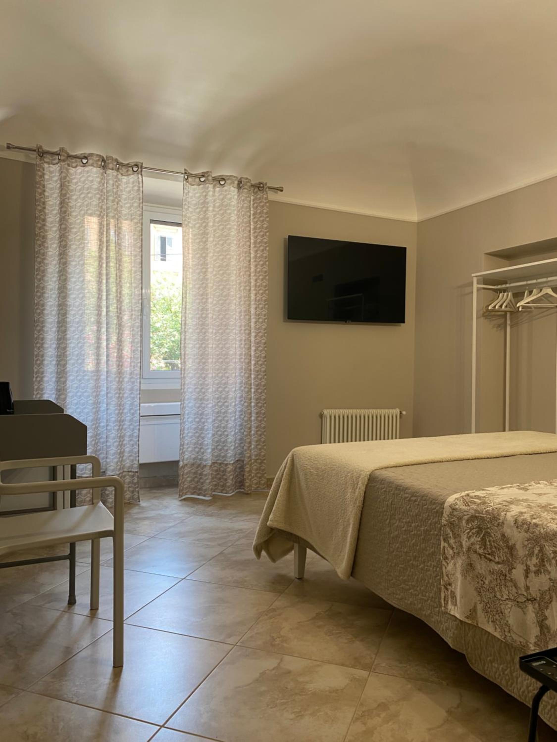 Large Double Room photo 3