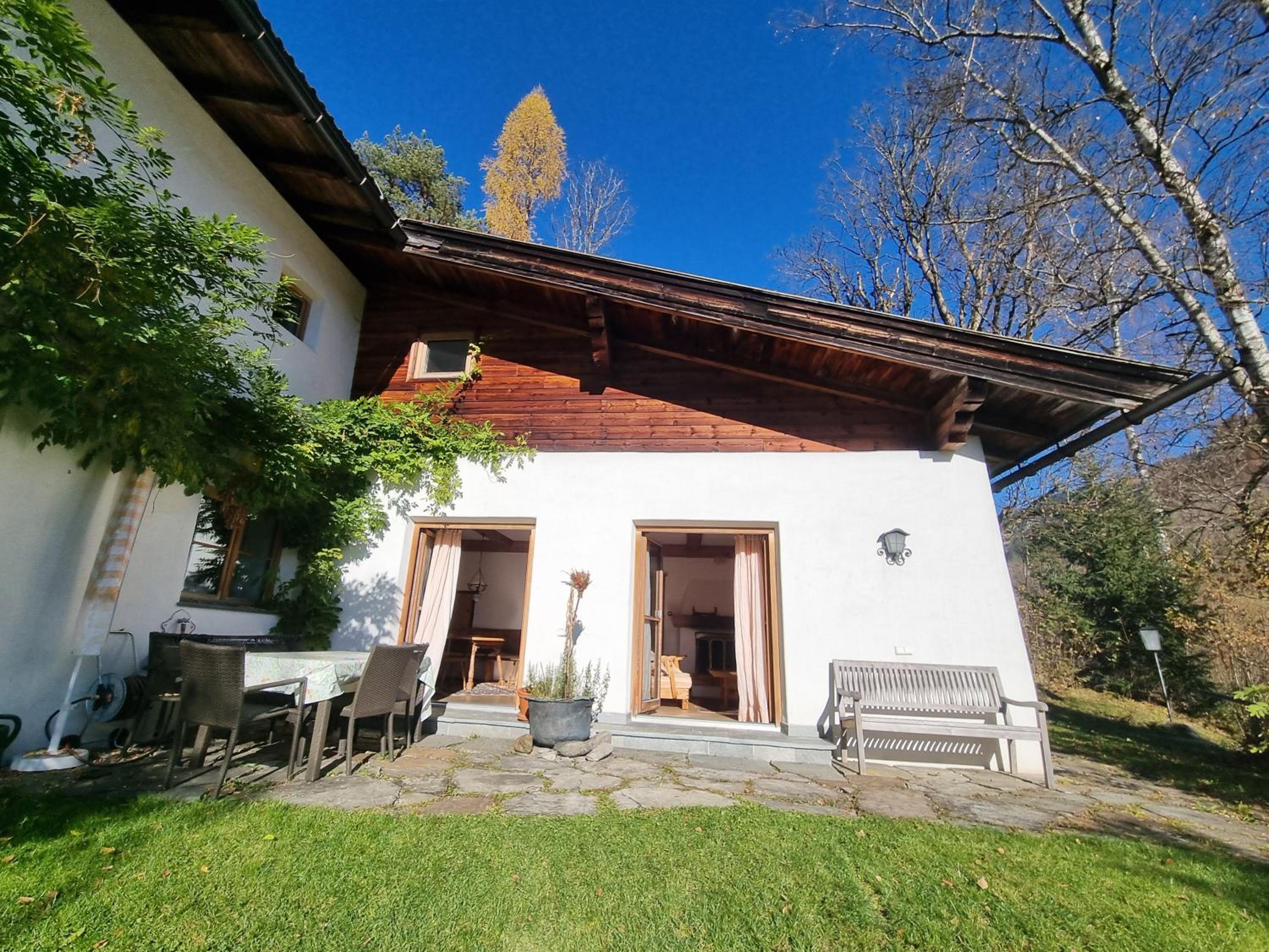 Three-Bedroom Apartment With Mountain View photo 2