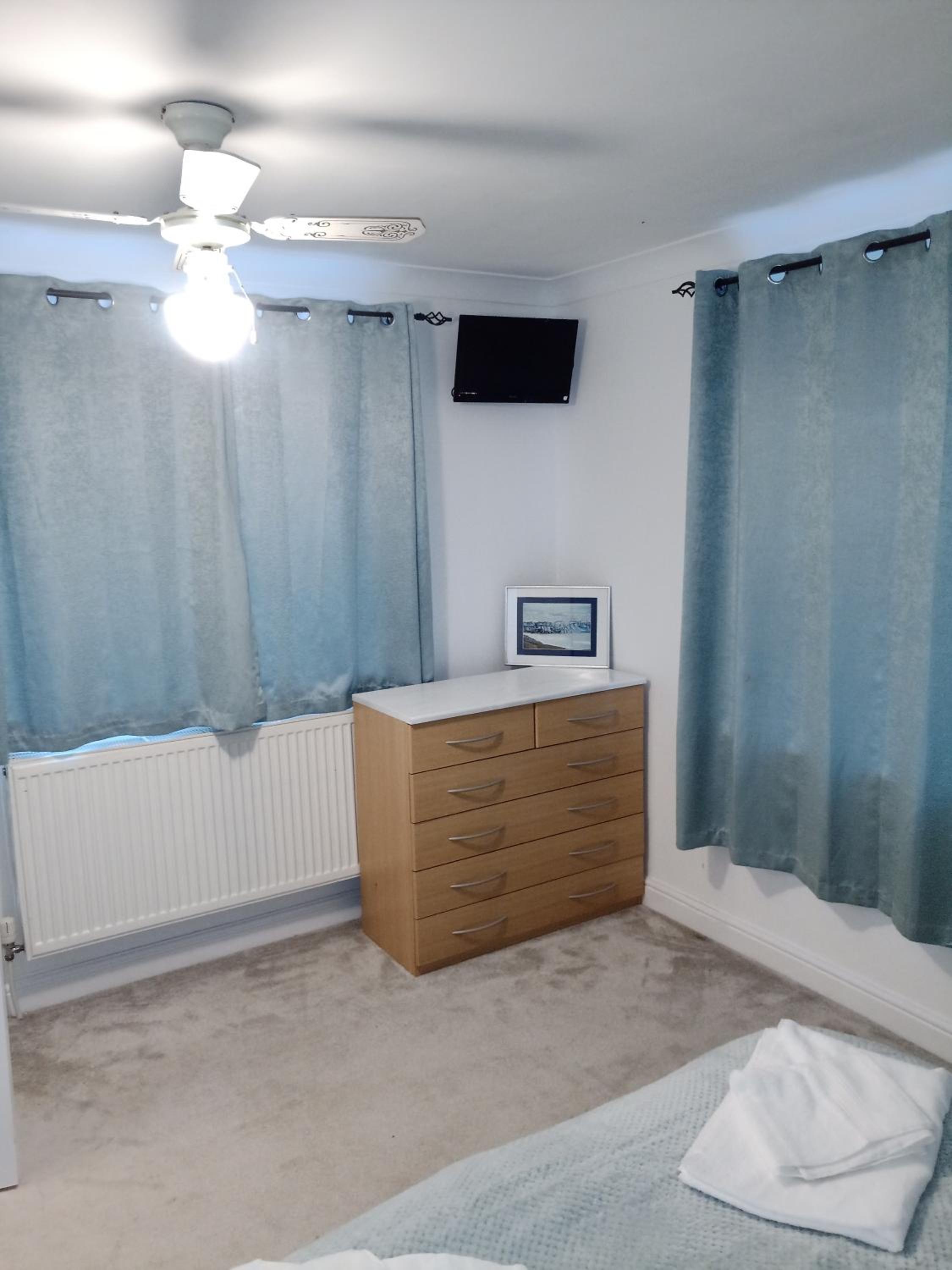 One-Bedroom Apartment photo 1