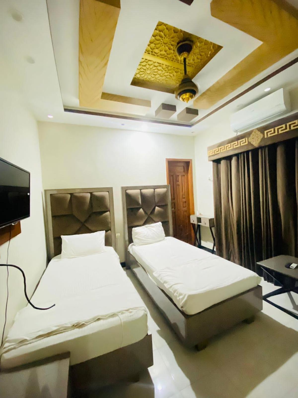 Deluxe Twin Room photo 2
