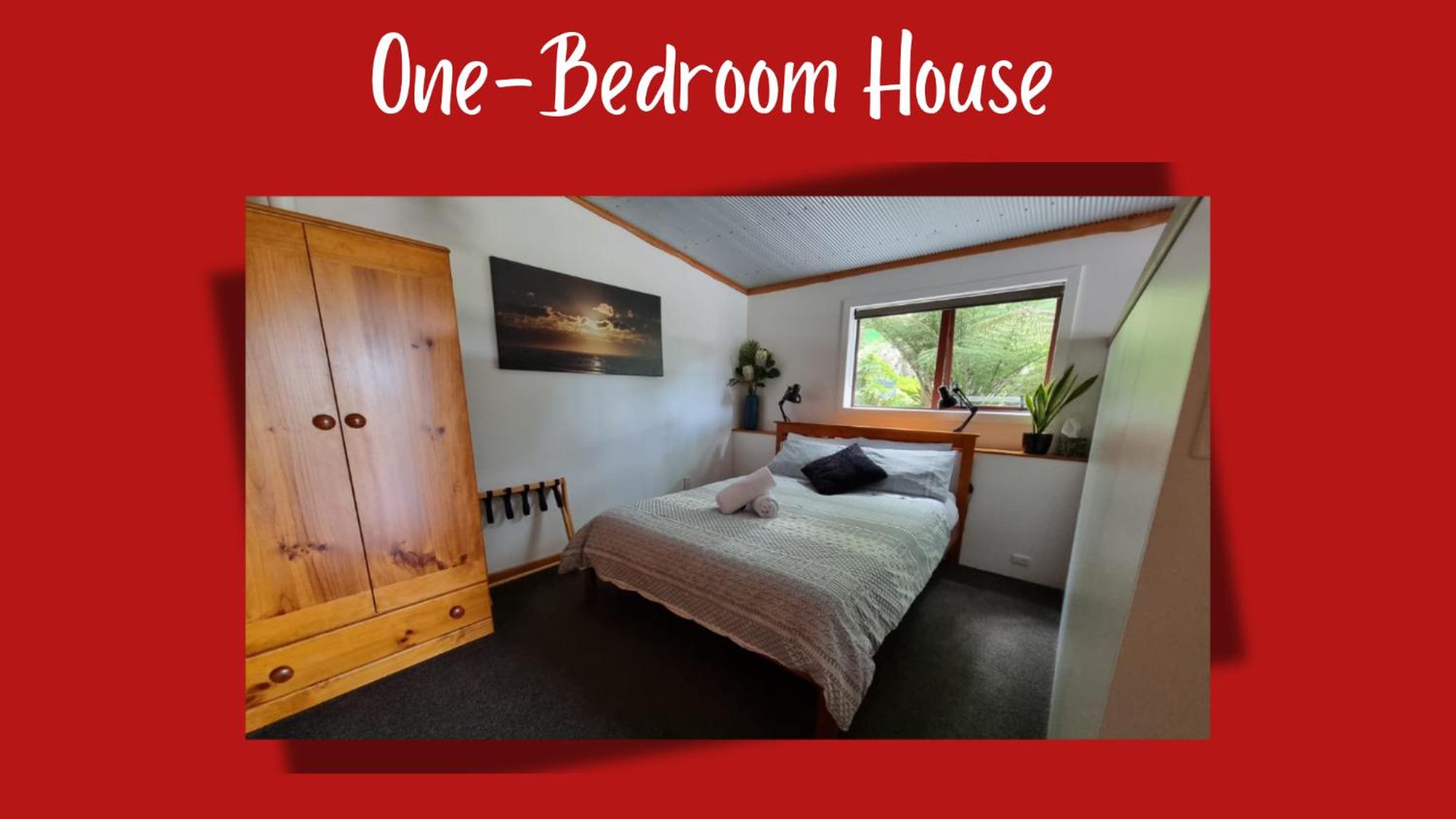 One-Bedroom House photo 1