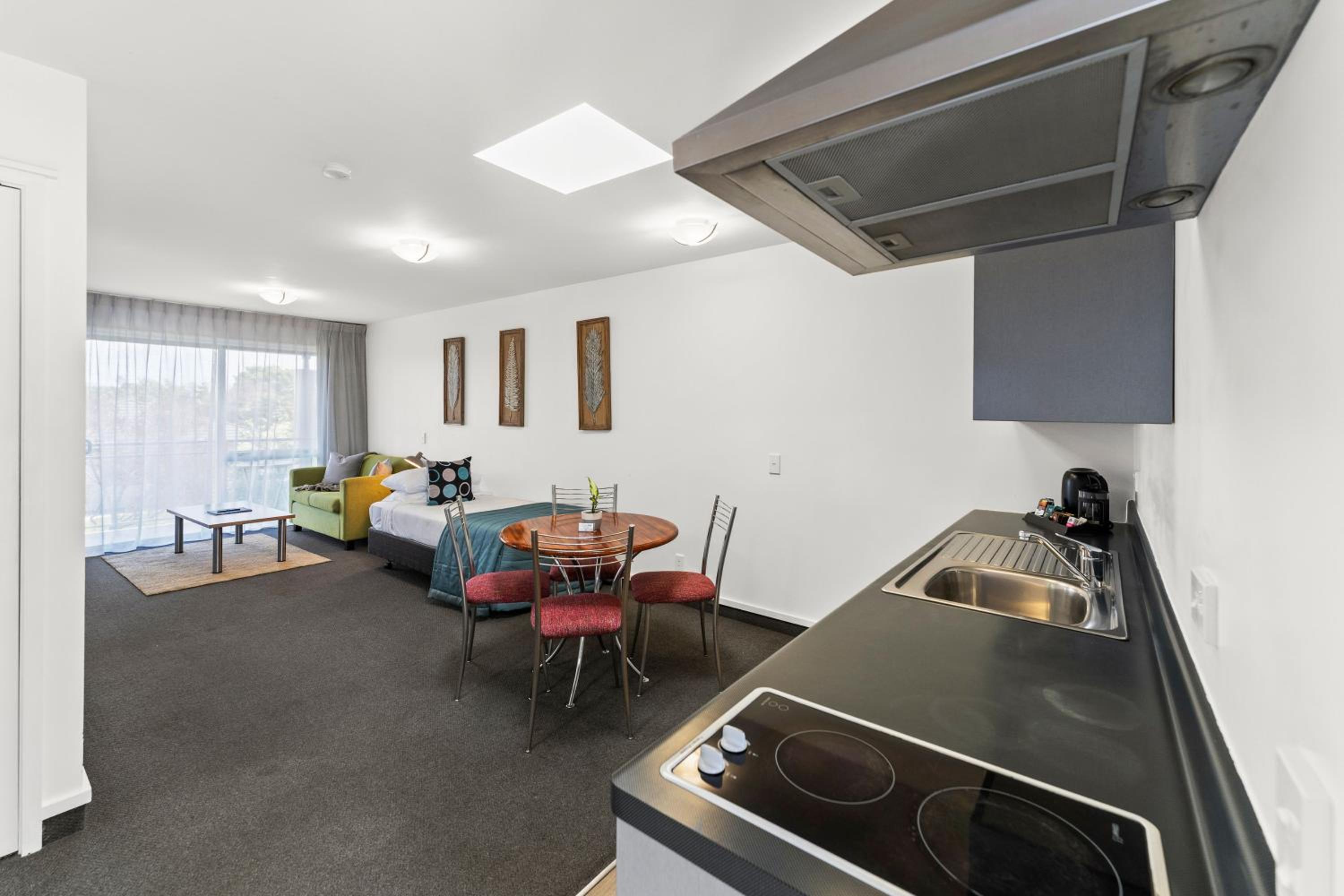 One-Bedroom Apartment - Photo 8