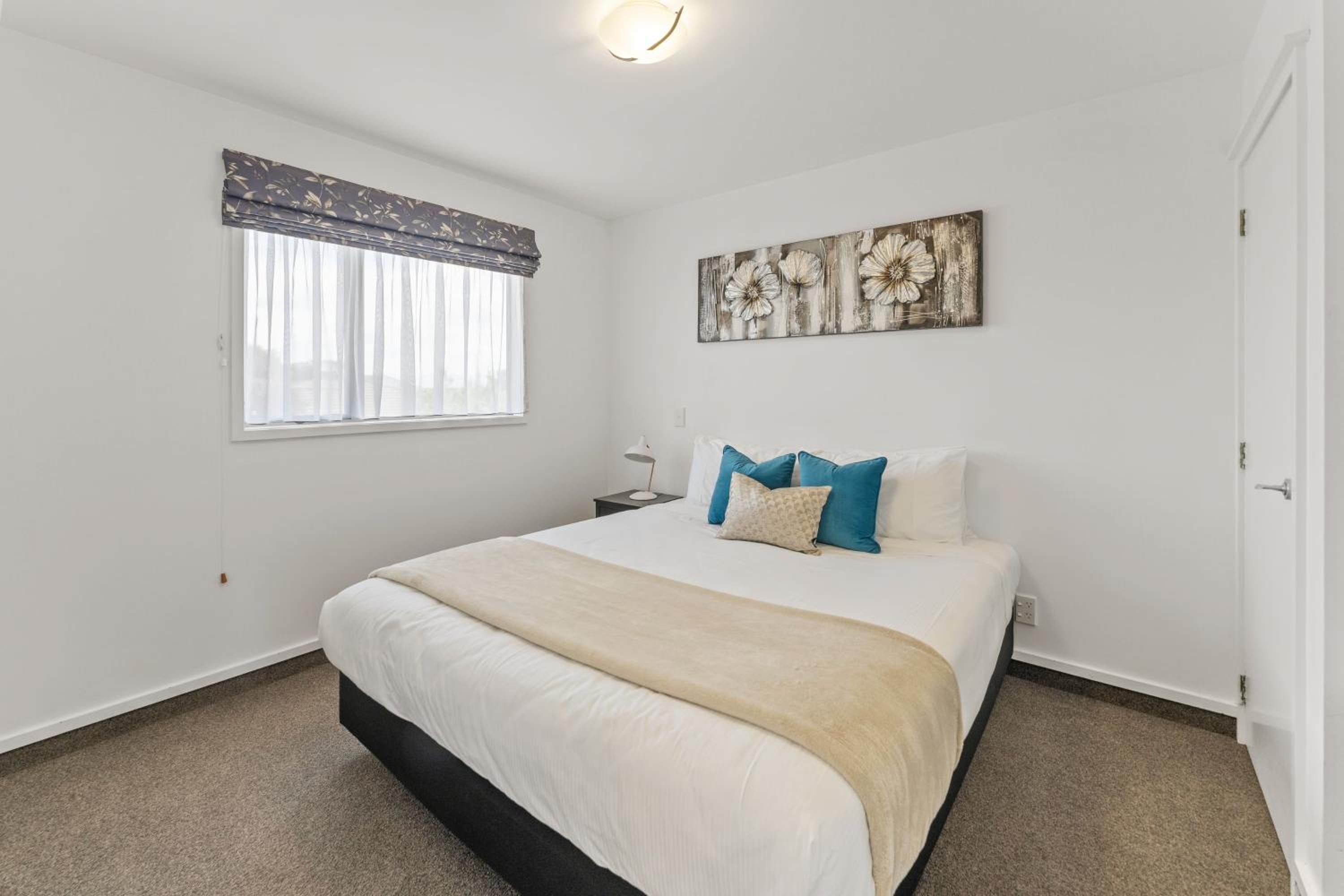Two-Bedroom Apartment - Photo 4