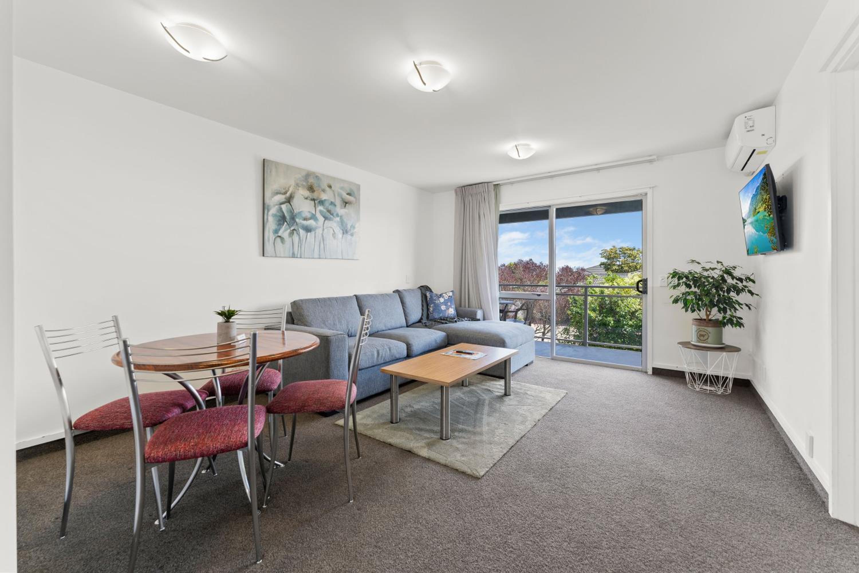 Two-Bedroom Apartment - Photo 7