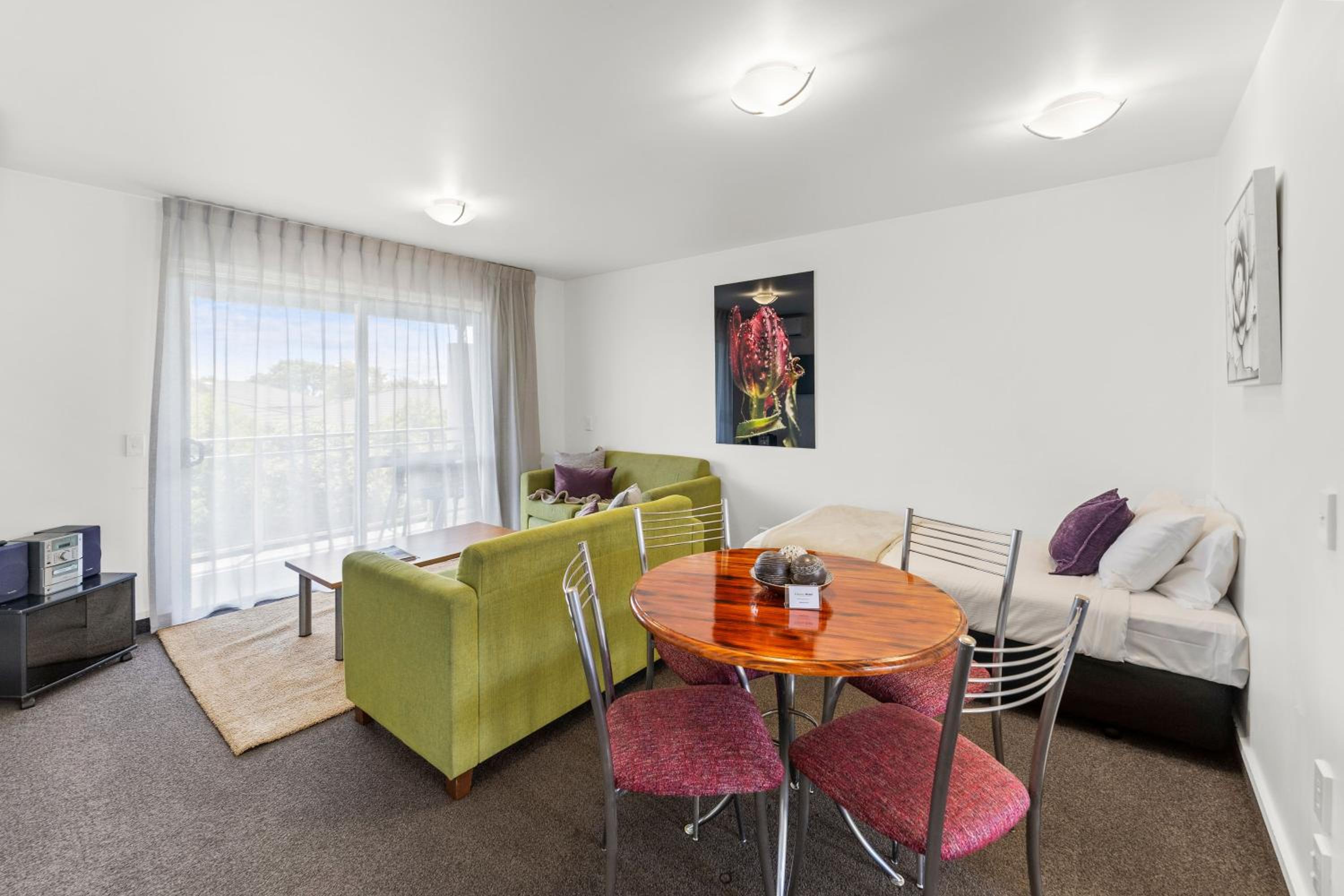 Two-Bedroom Apartment - Photo 3
