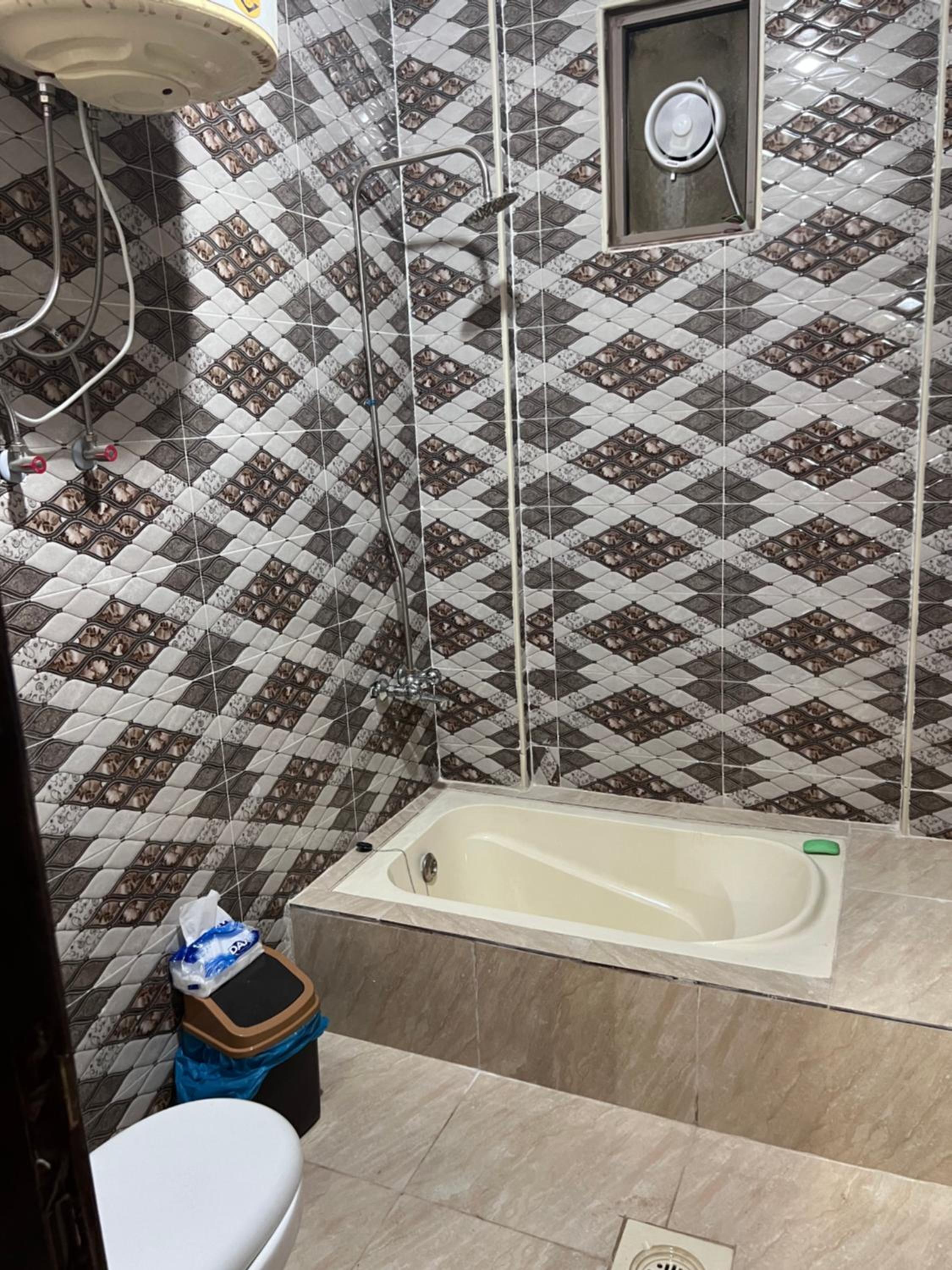 Basic Triple Room with Shared Bathroom photo 3