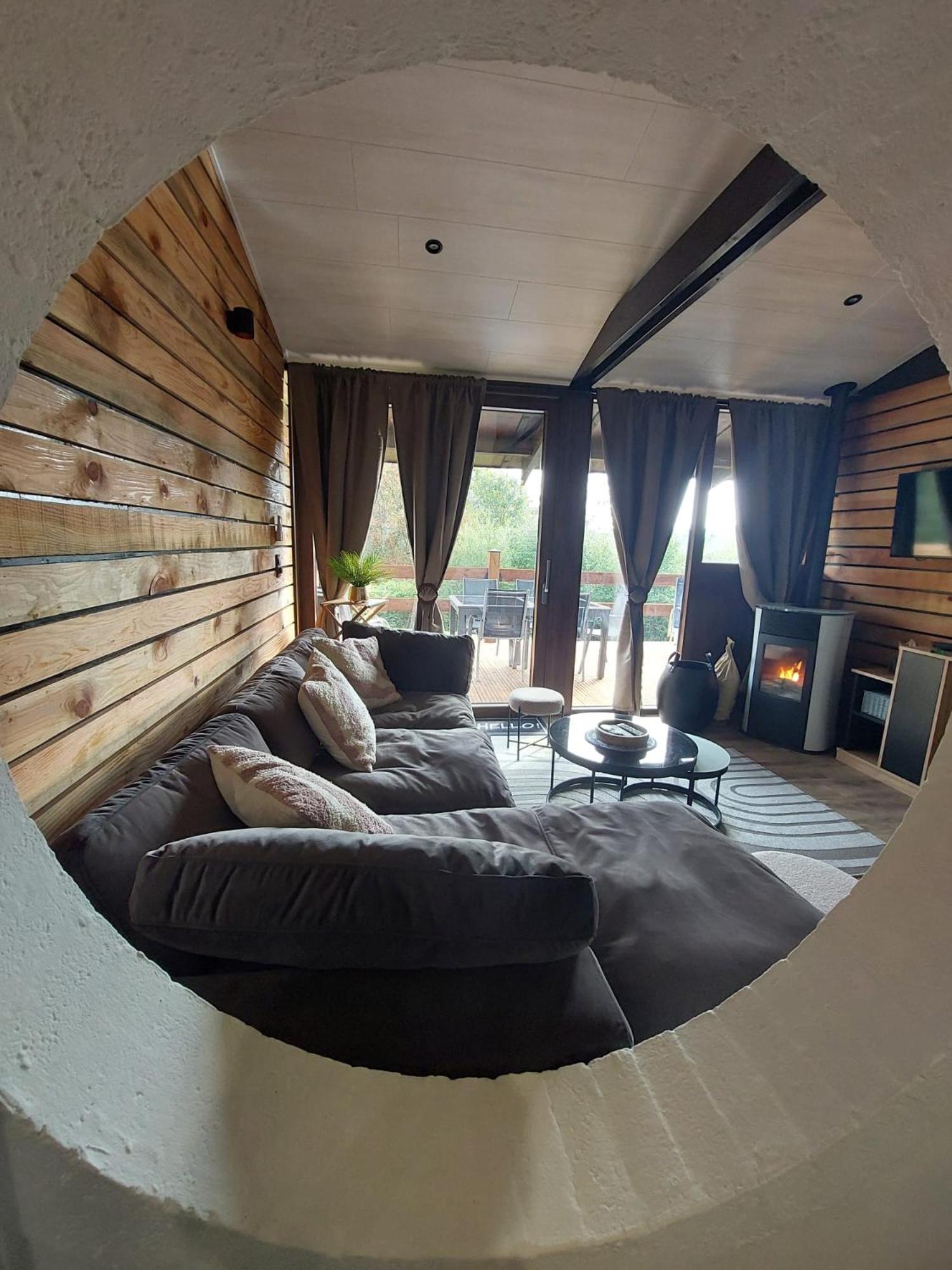 Three-Bedroom Apartment photo 1