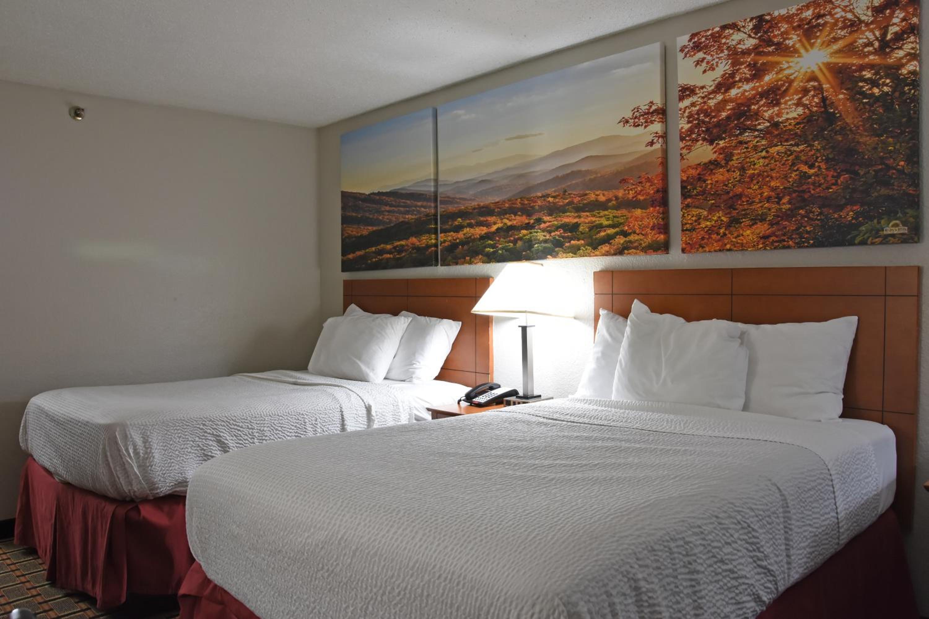 Double Room with Two Double Beds - Smoking - Photo 2