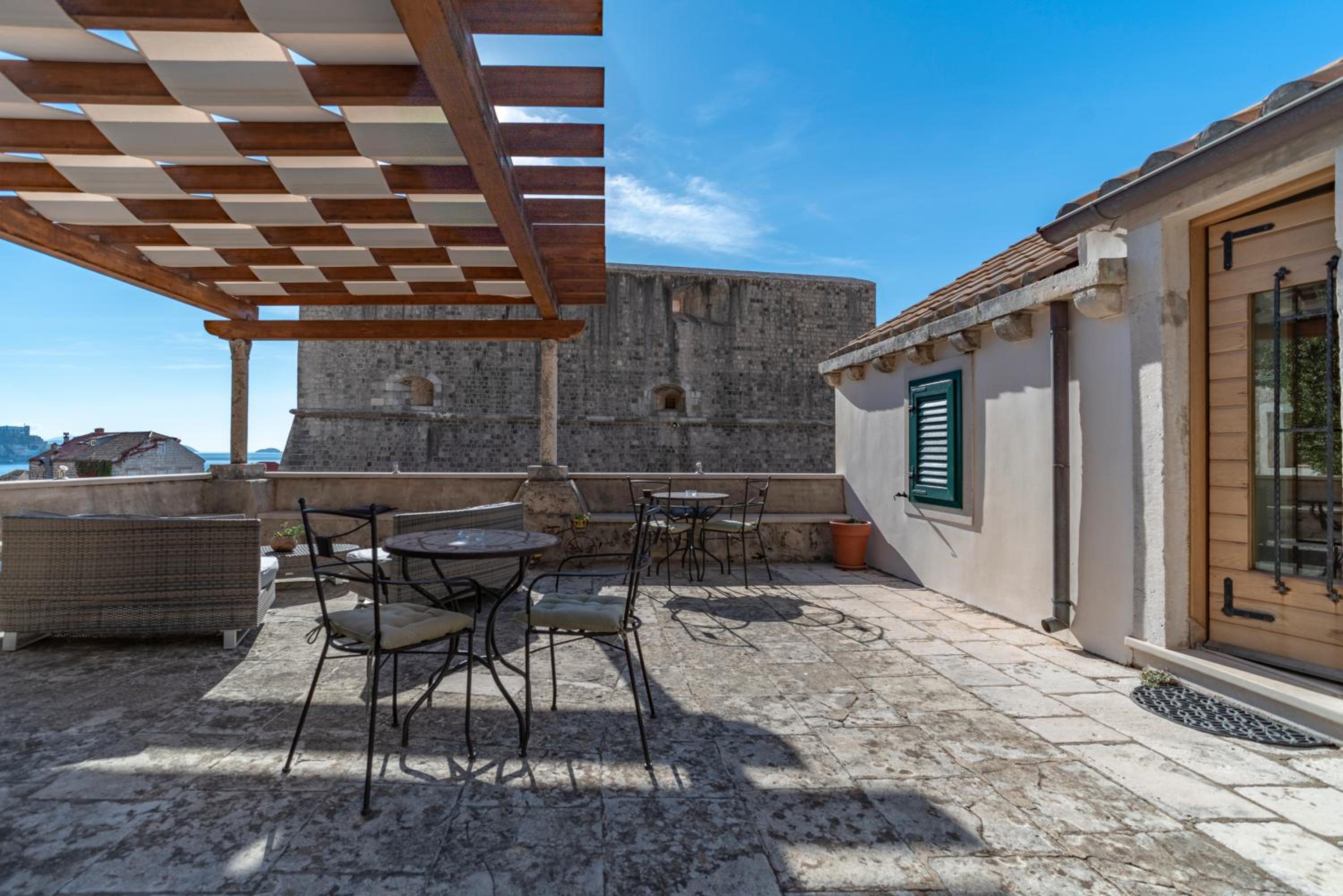 One-Bedroom Apartment with Shared Terrace photo 3