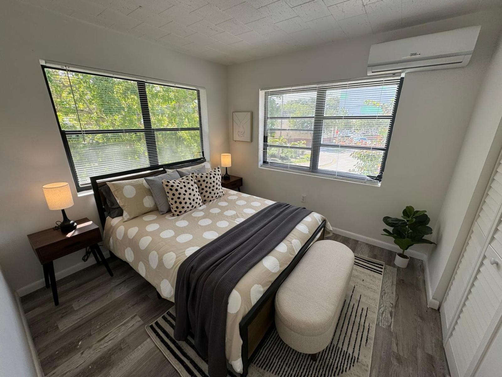 Two-Bedroom Standard Apartment photo 1