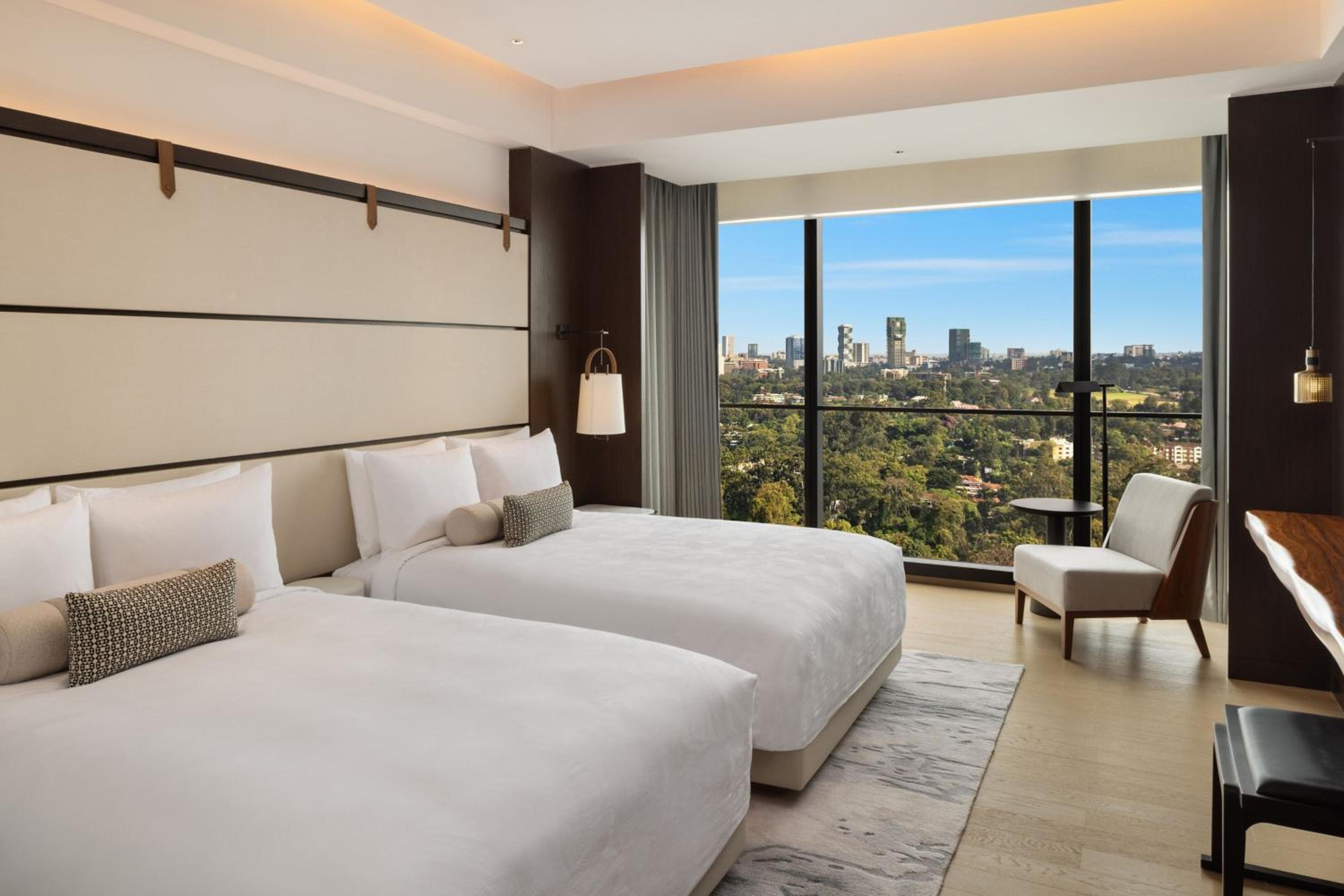 Club Level Double Room with Two Double Beds - Photo 1