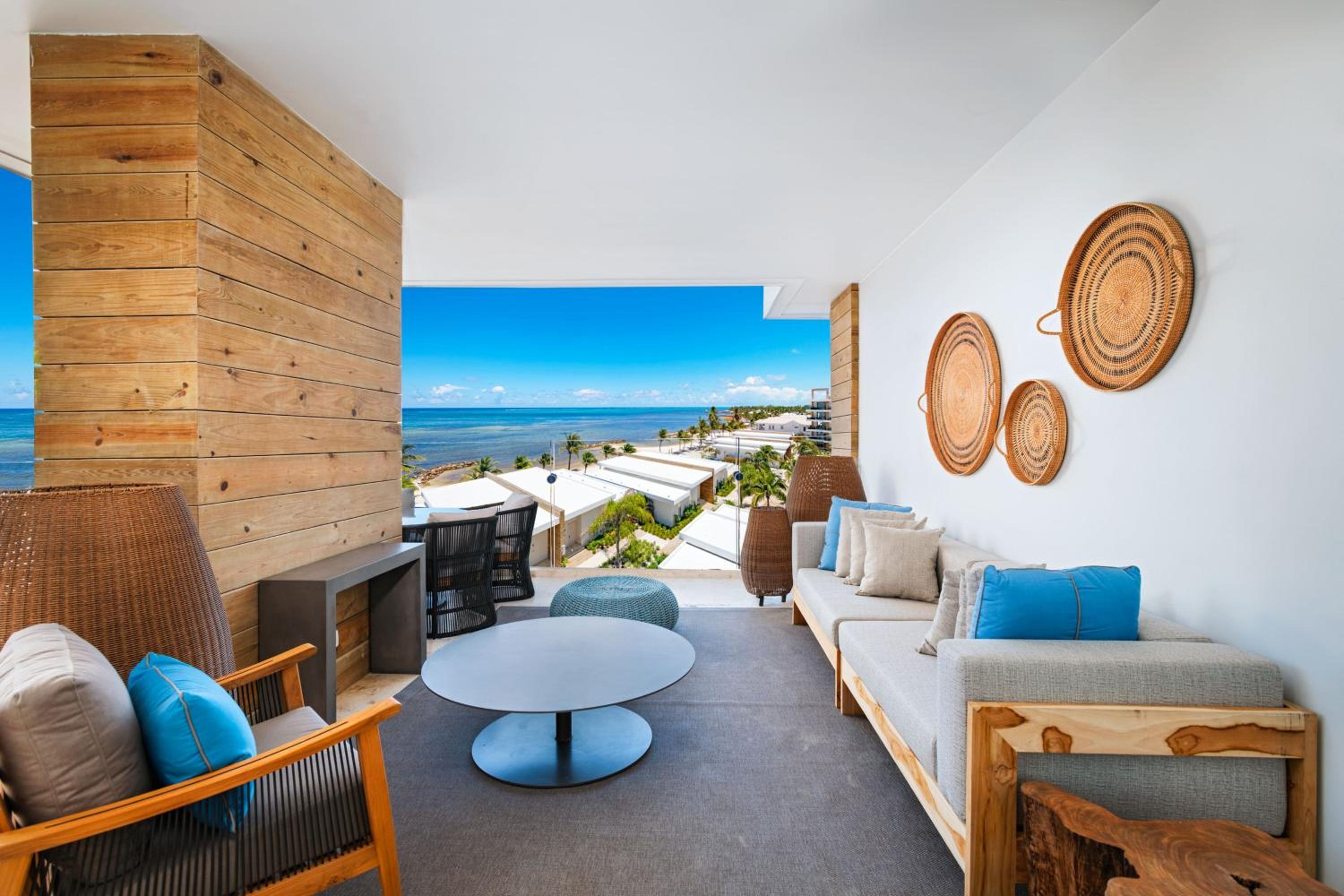 Oceanview Vista 1 Bedroom Suite, 1 King, Balcony - Photo 3