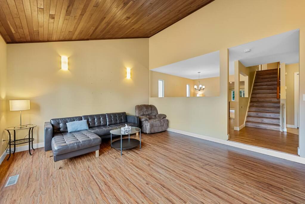 Three-Bedroom Villa photo 1